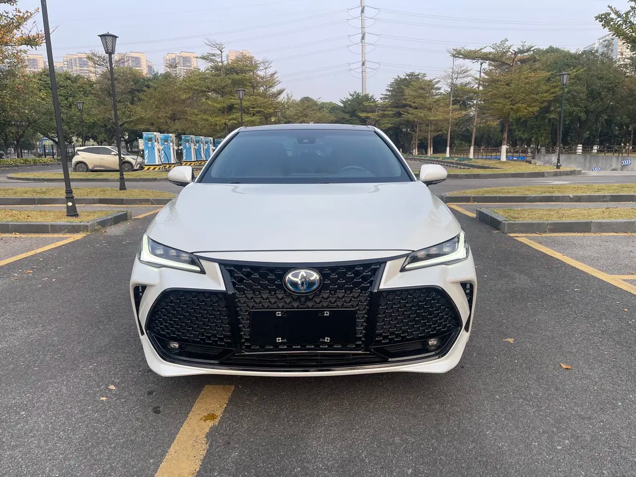 Toyota Avalon 2022 г. 34122 км. — фото 2