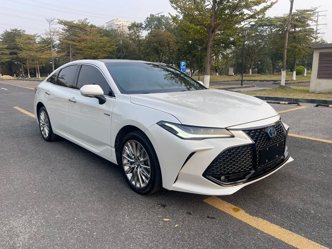 Toyota Avalon 2022 г. 34122 км. — фото 3