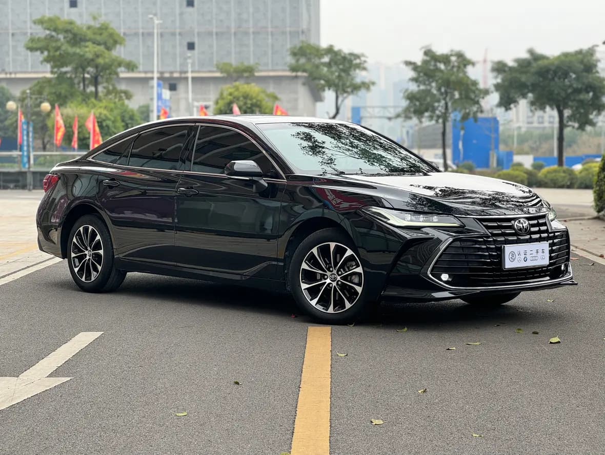 Toyota Avalon 2023 г. 45623 км. — фото 3