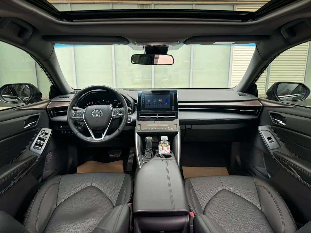 Toyota Avalon 2023 г. 45623 км. — фото 6