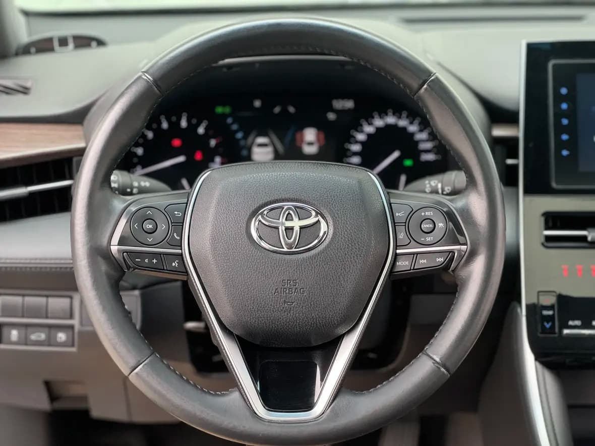 Toyota Avalon 2023 г. 45623 км. — фото 8