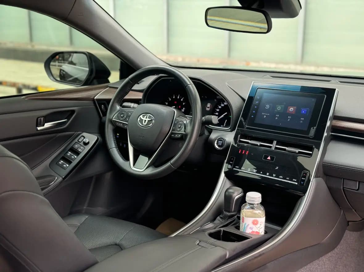 Toyota Avalon 2023 г. 45623 км. — фото 10
