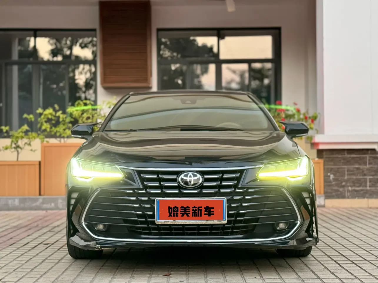 Toyota Avalon 2023 г. 176324 км. — фото 2