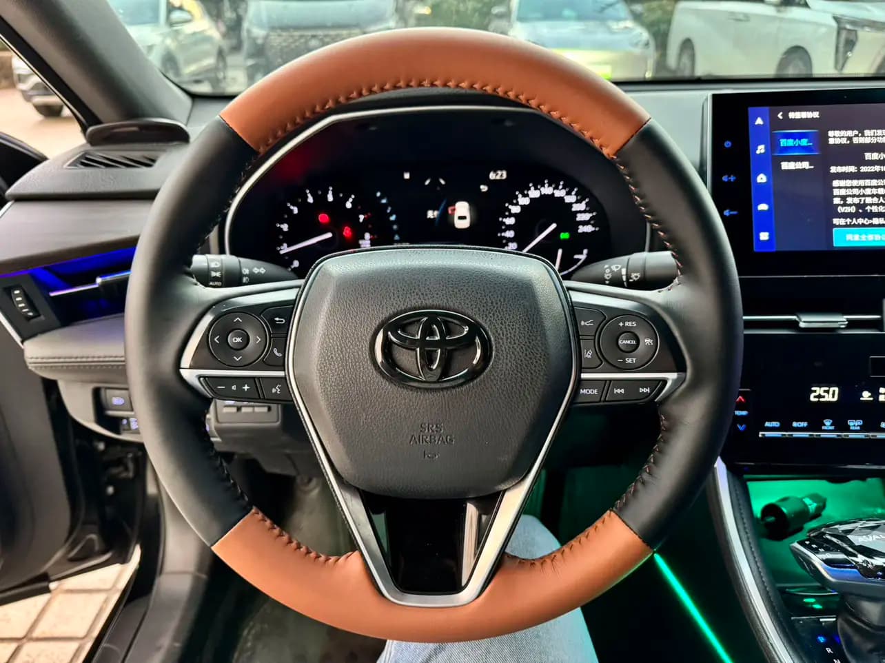 Toyota Avalon 2023 г. 176324 км. — фото 12