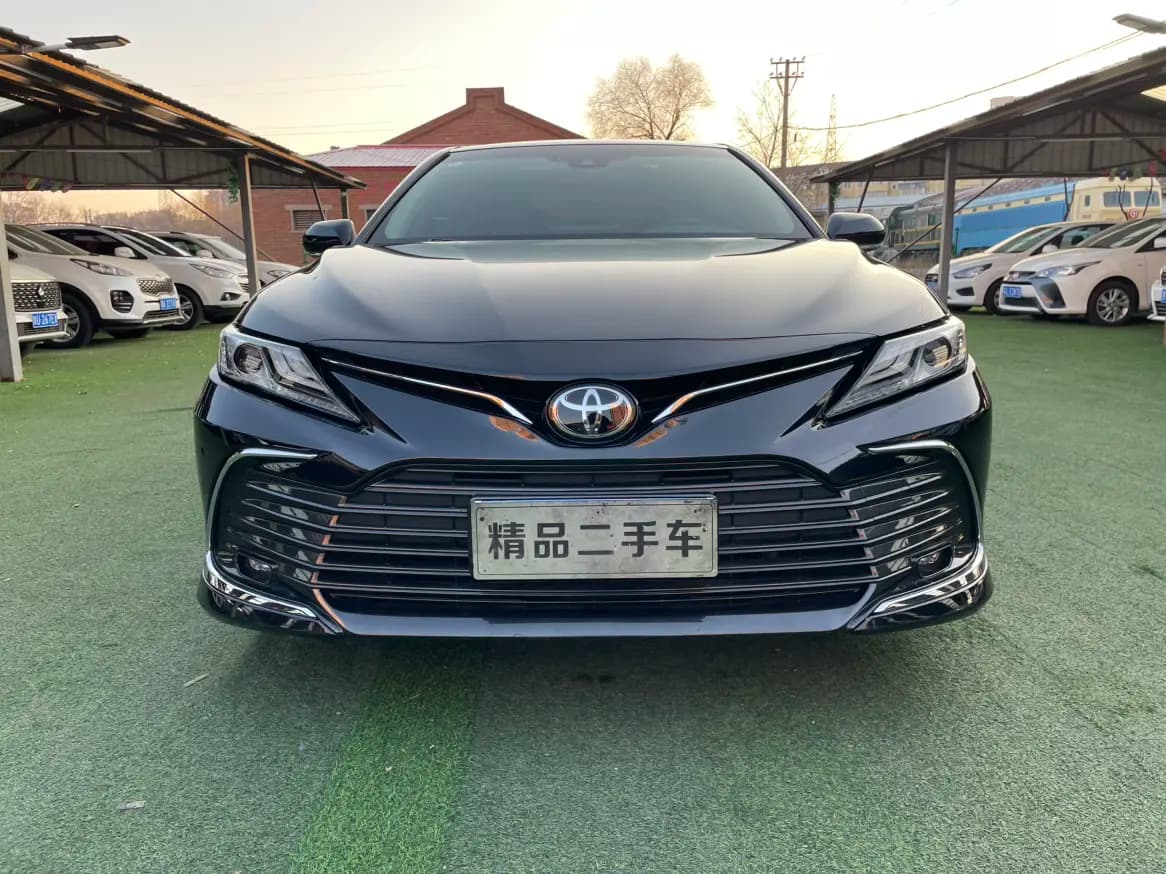 Toyota Camry 2.5 AT (209 л.с.) 2022 г. 50001 км — фото 2