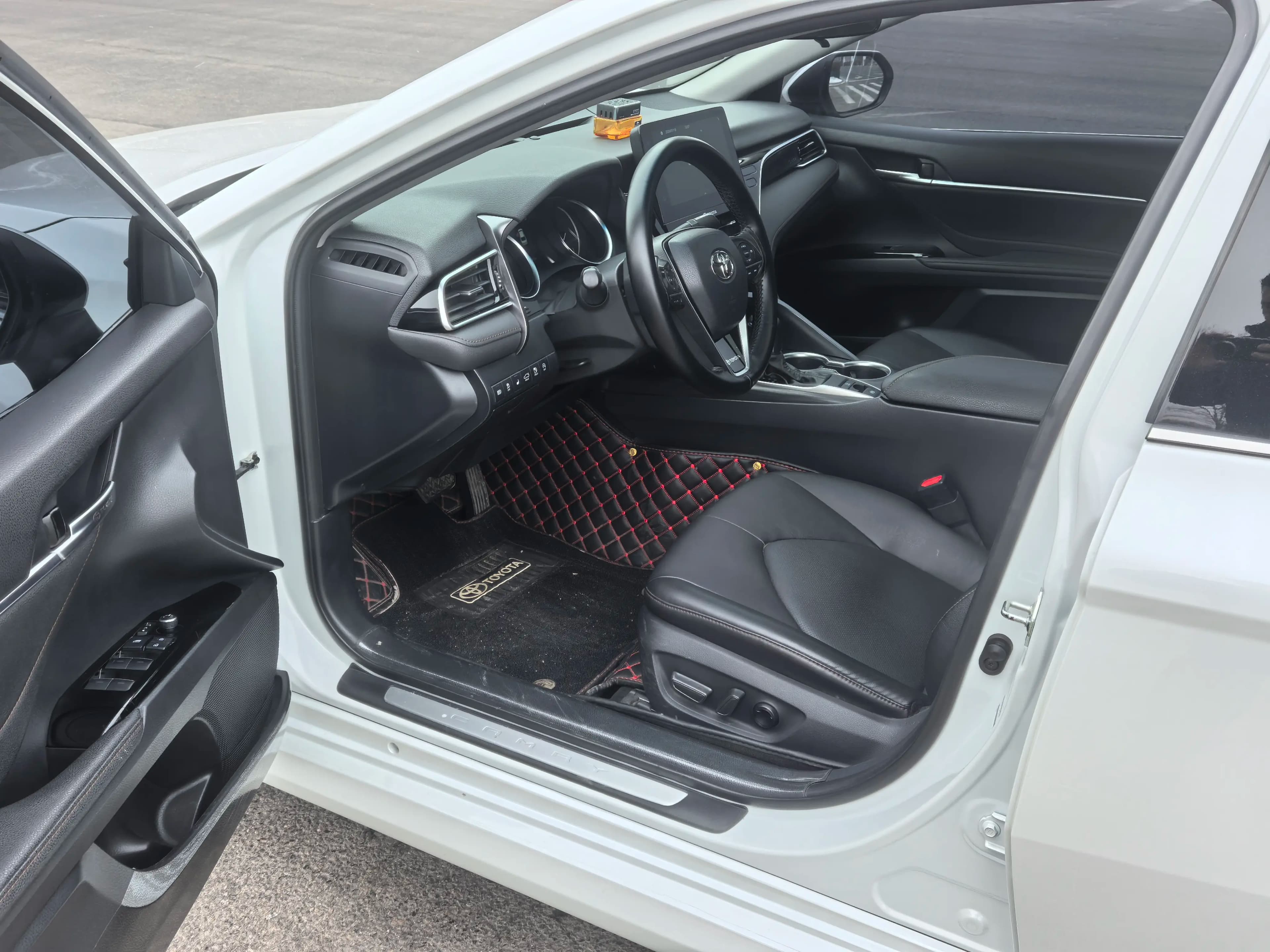 Toyota Camry 2022 г. 61000 км. — фото 12