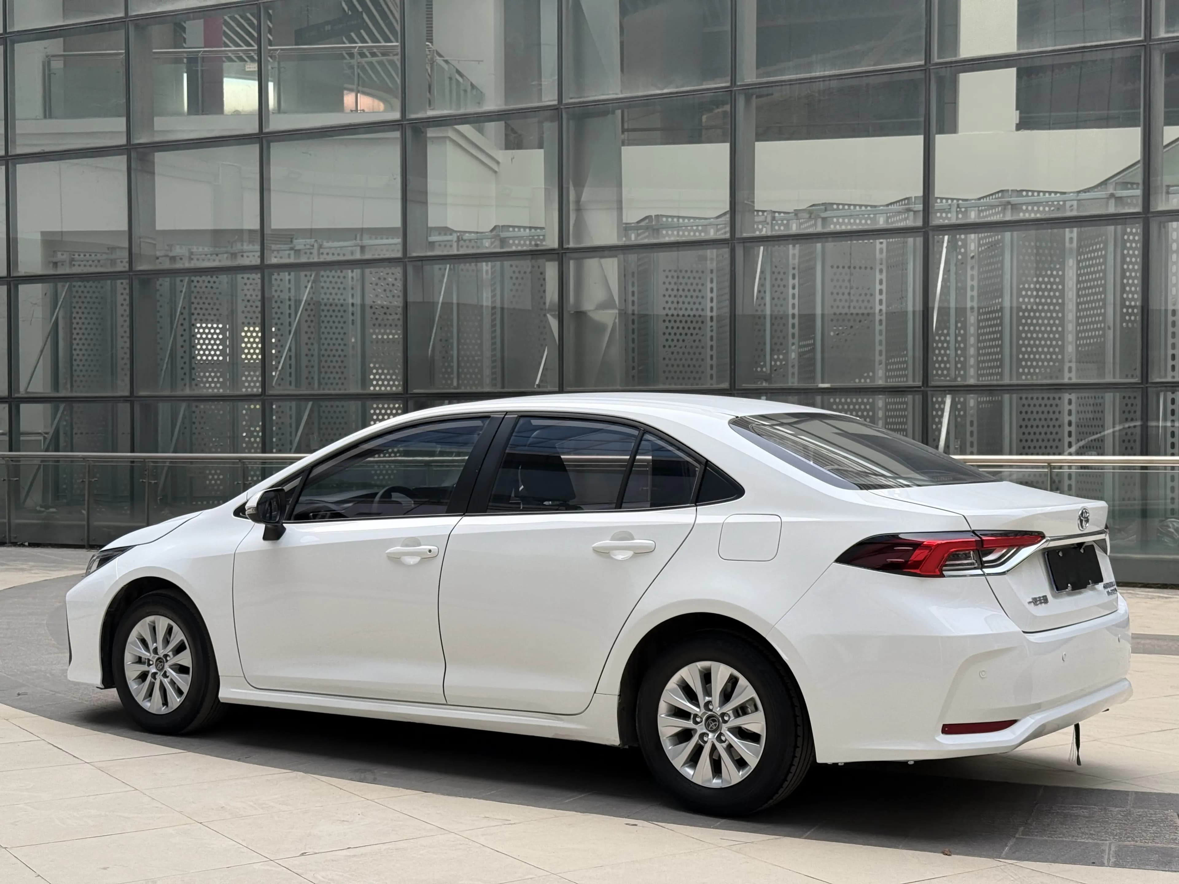 Toyota Corolla 2023 г. 108034 км. — фото 2