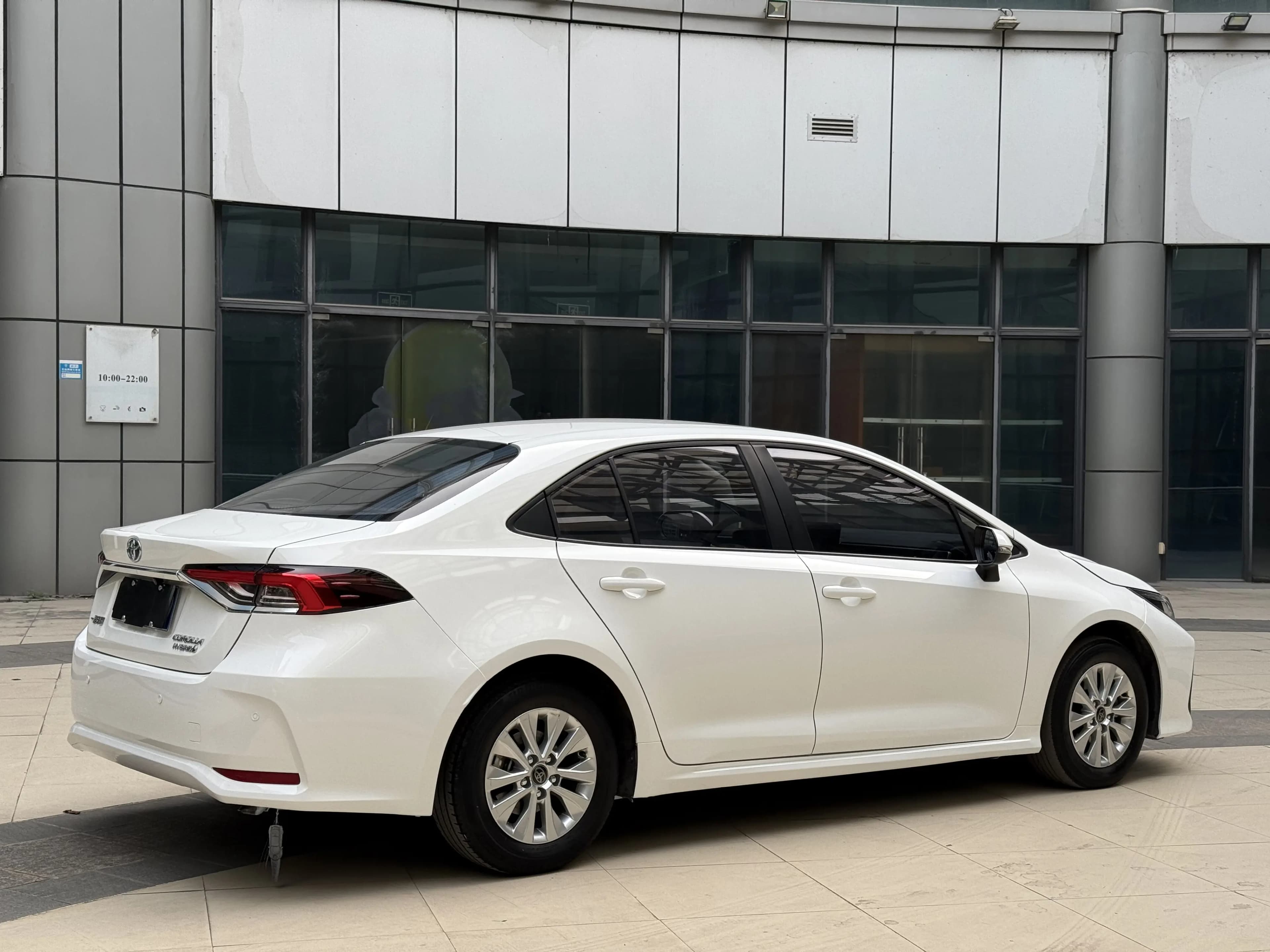 Toyota Corolla 2023 г. 108034 км. — фото 3