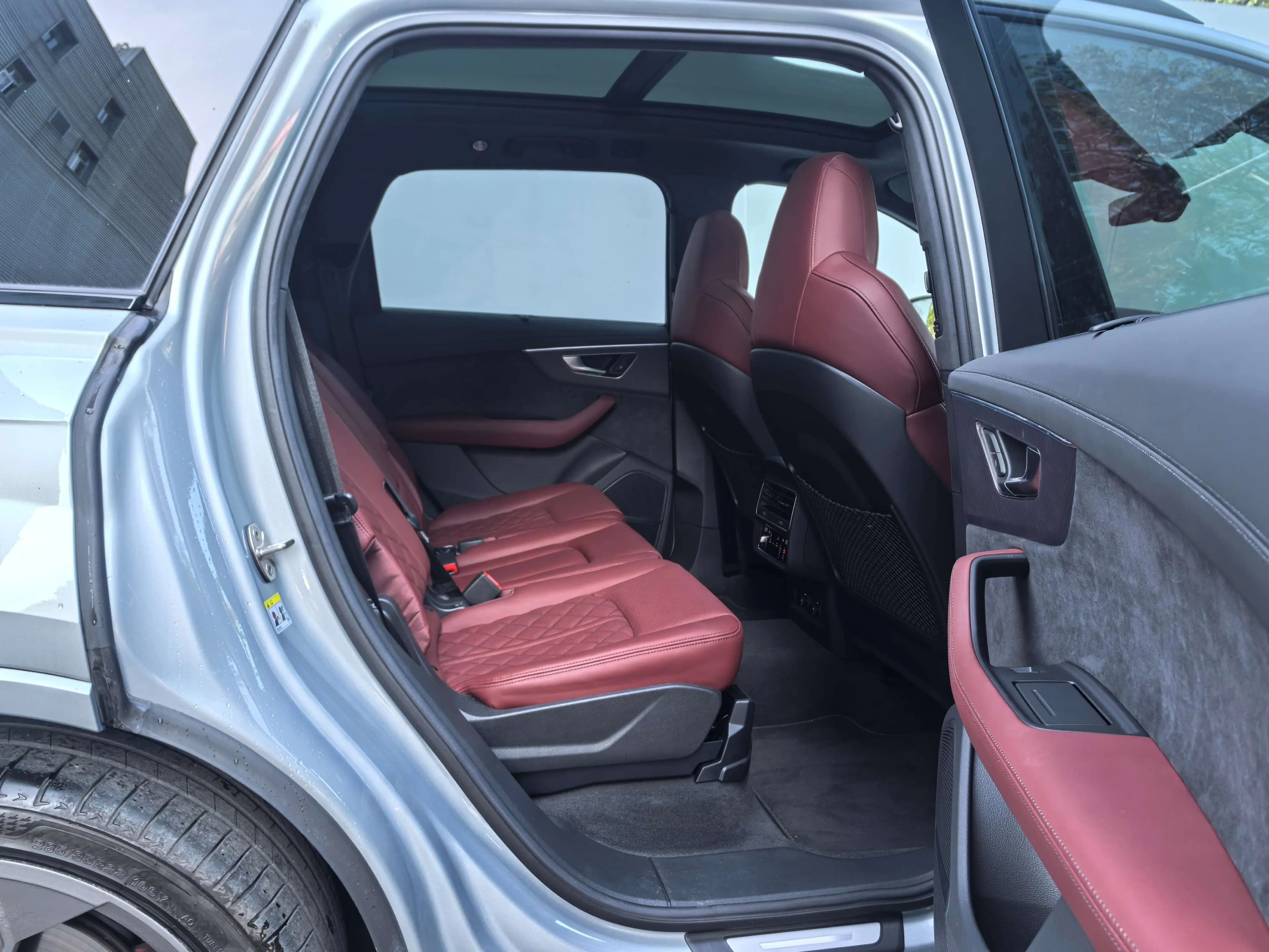 Audi SQ7 2024 г. 4040 км. — фото 17