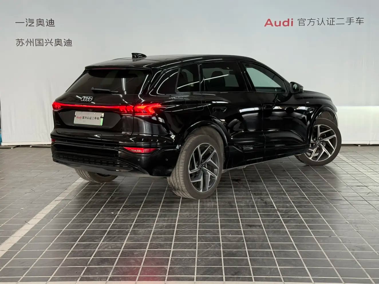 Audi Q6L e-tron 2025 г. 11045 км. — фото 3