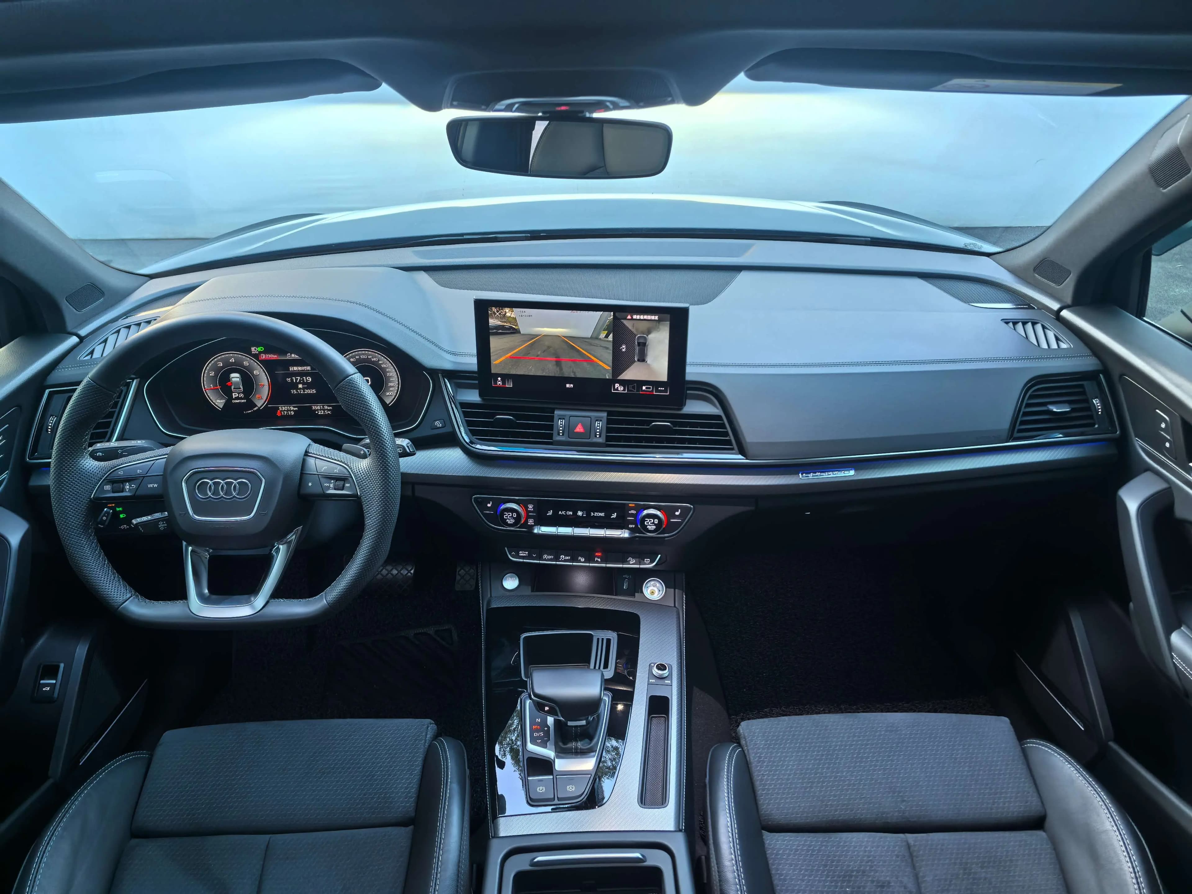 Audi Q5L Sportback 2022 г. 53139 км. — фото 11