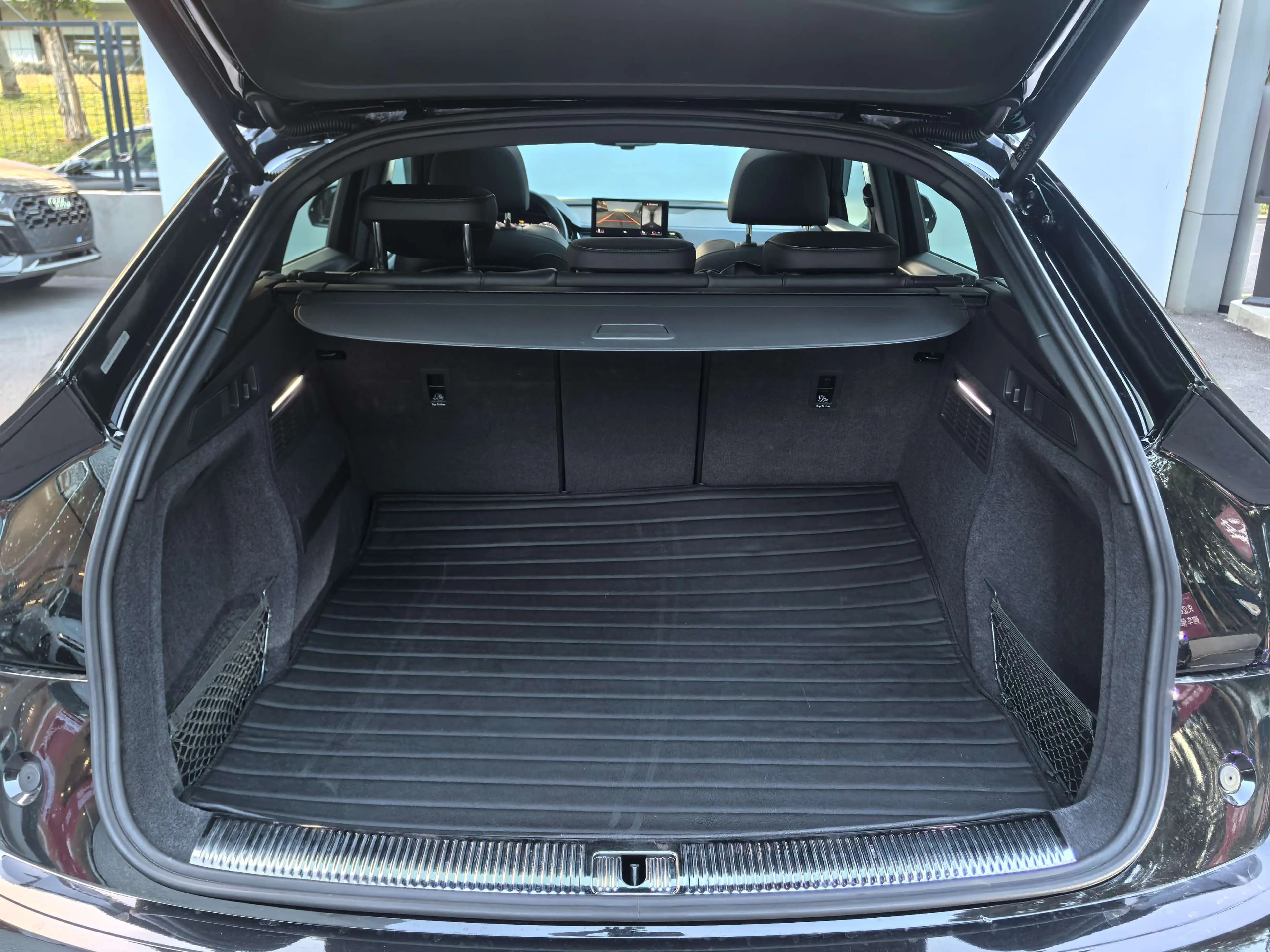 Audi Q5L Sportback 2022 г. 53139 км. — фото 19