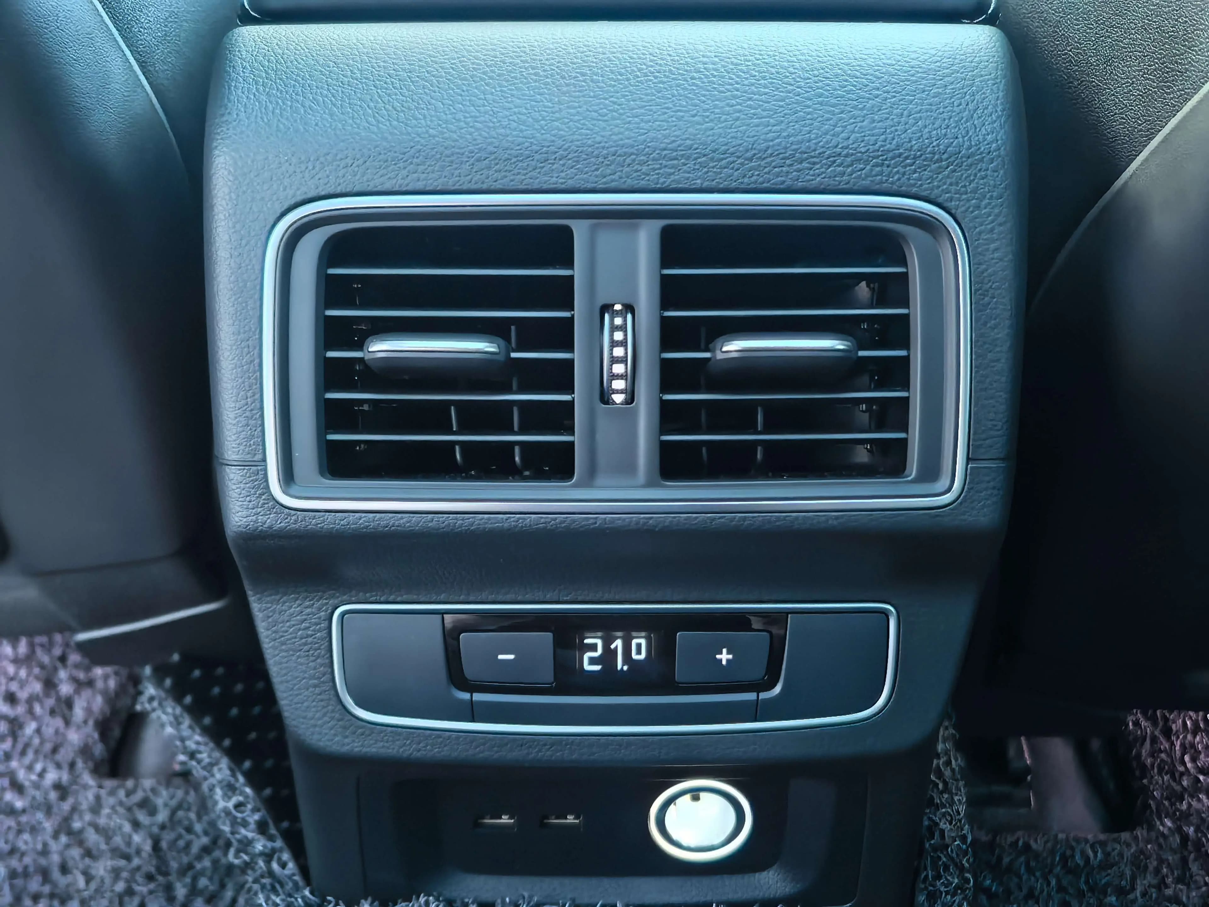 Audi Q5L Sportback 2022 г. 53139 км. — фото 6