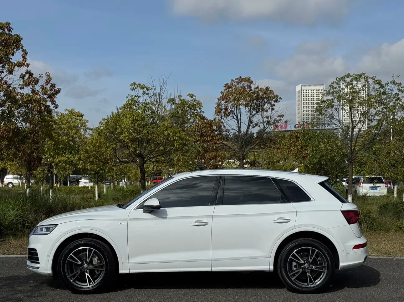 Audi Q5L 2021 г. 91129 км. — фото 4