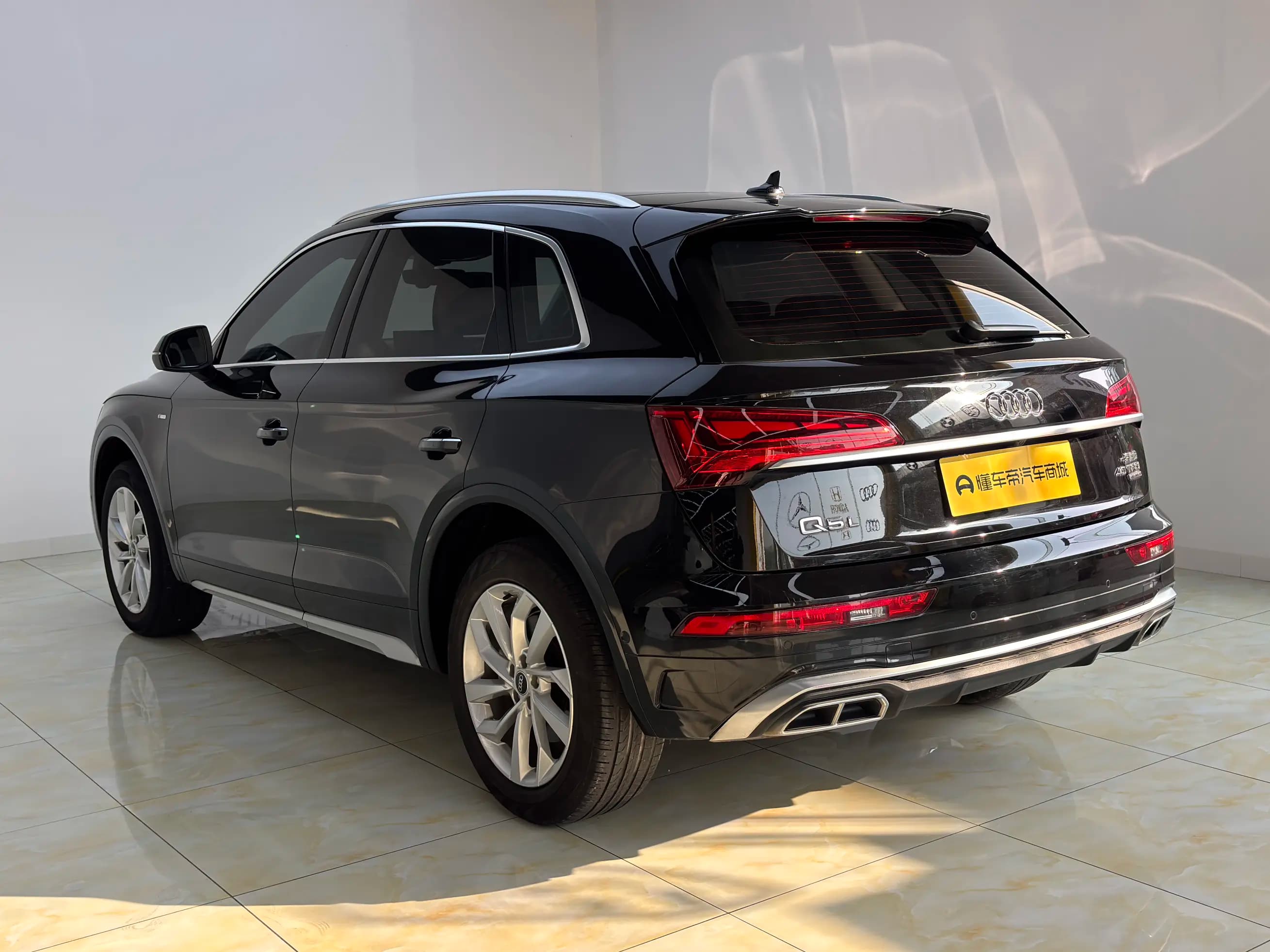 Audi Q5L 2023 г. 50826 км. — фото 2