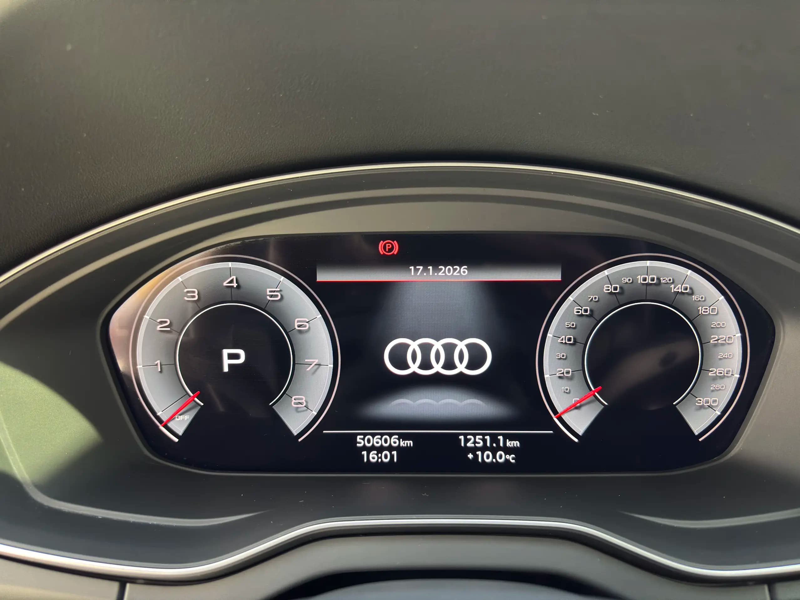 Audi Q5L 2023 г. 50826 км. — фото 12