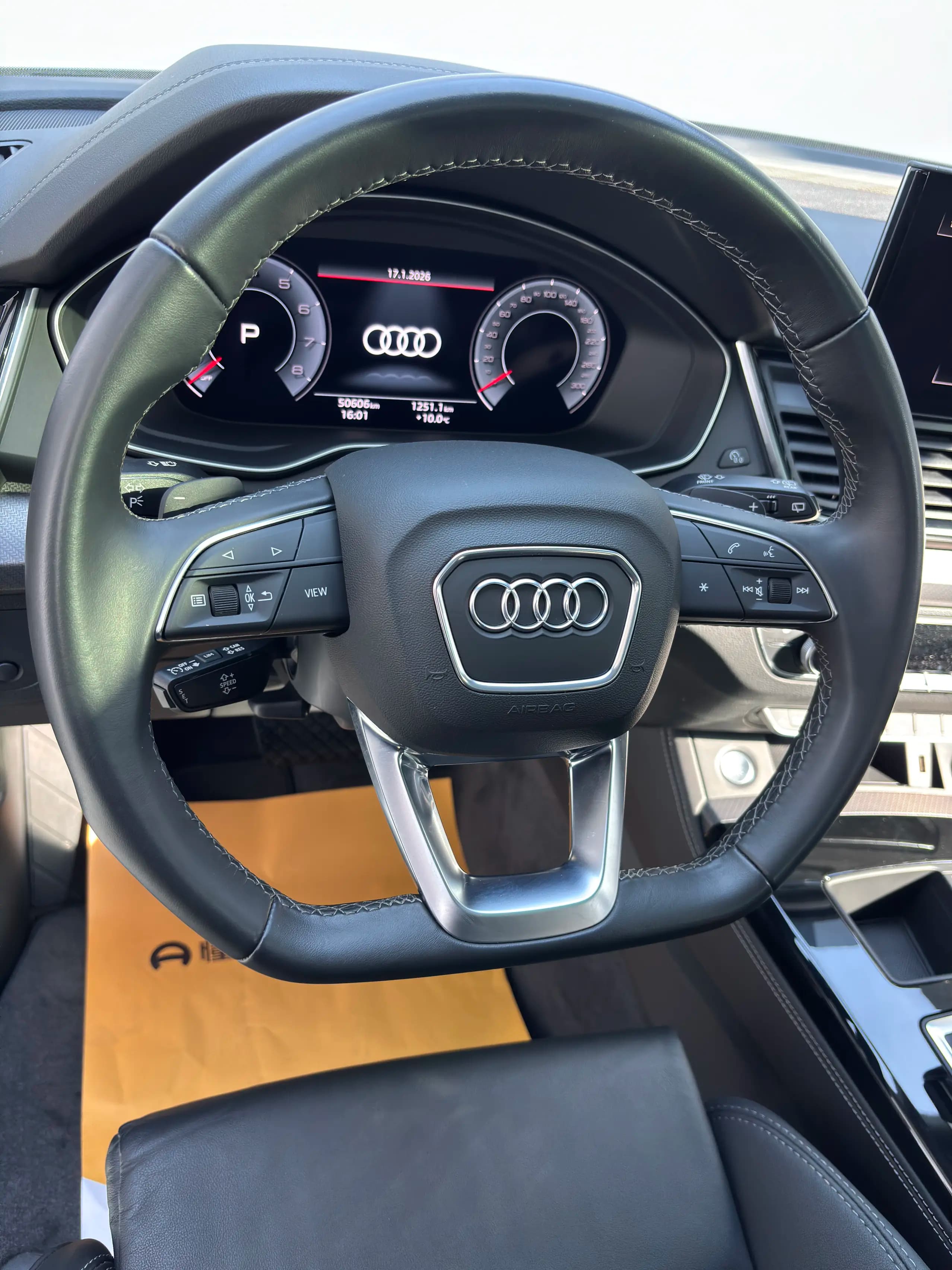 Audi Q5L 2023 г. 50826 км. — фото 13