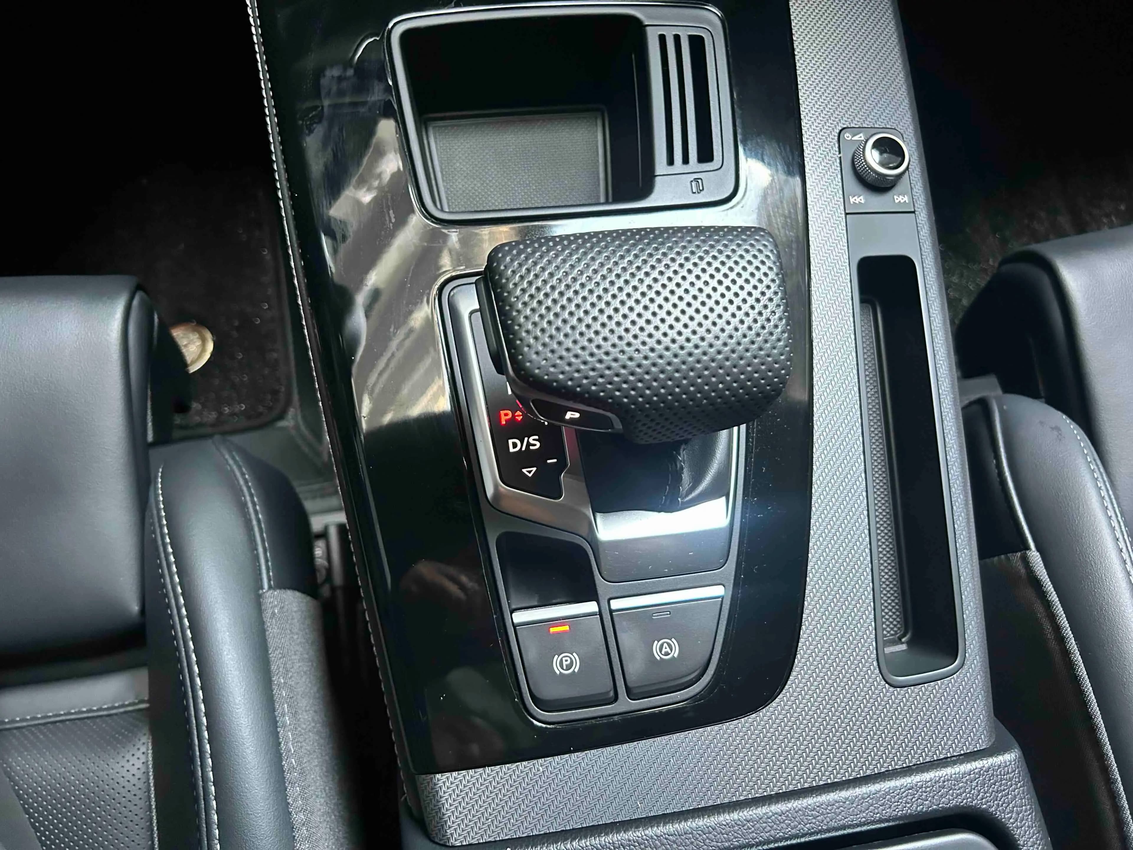 Audi Q5L 2024 г. 24123 км. — фото 14