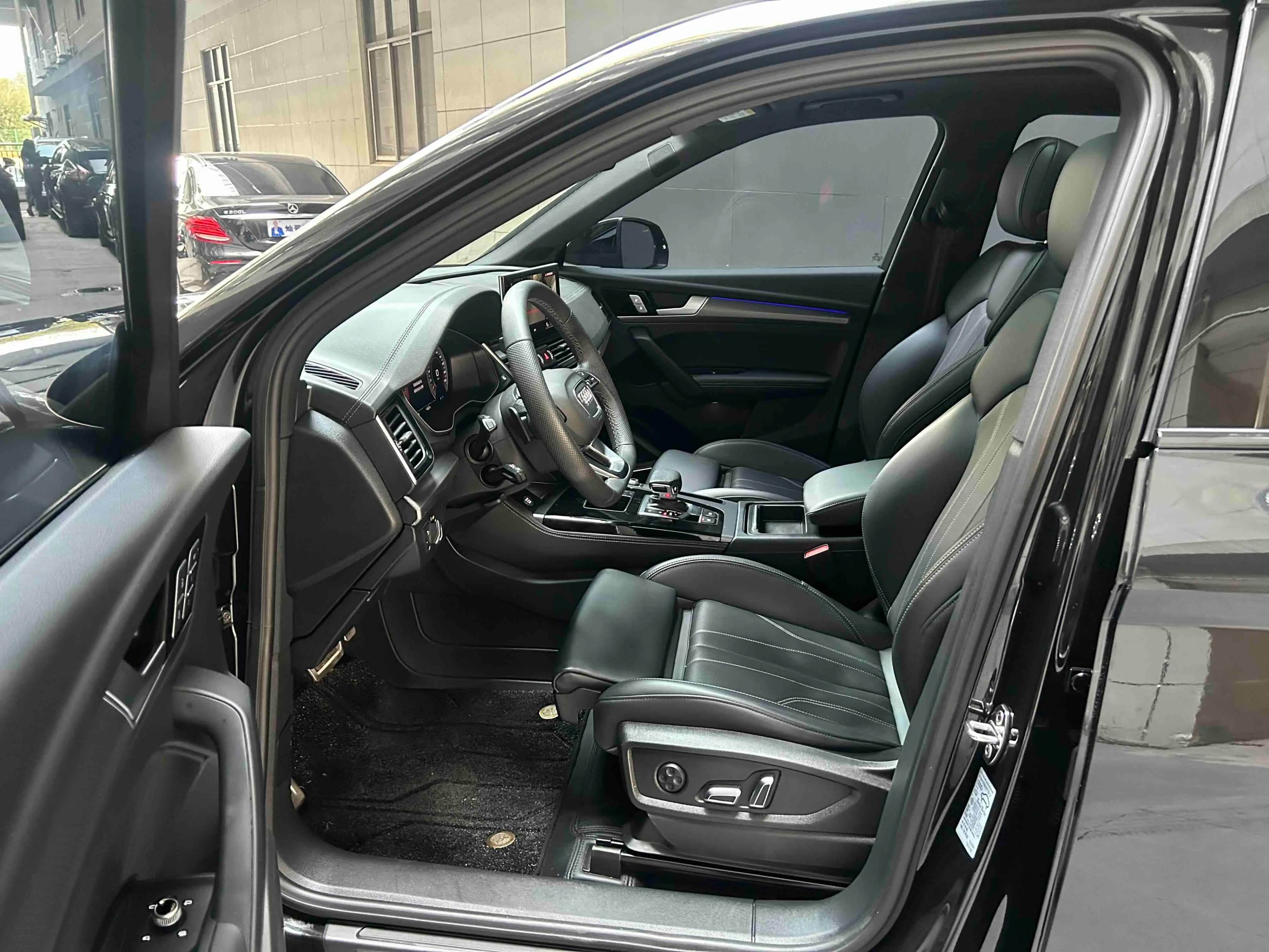 Audi Q5L 2024 г. 24123 км. — фото 16