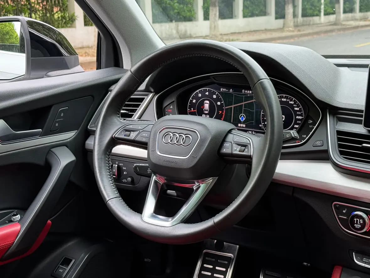 Audi Q5L 2021 г. 69116 км. — фото 9