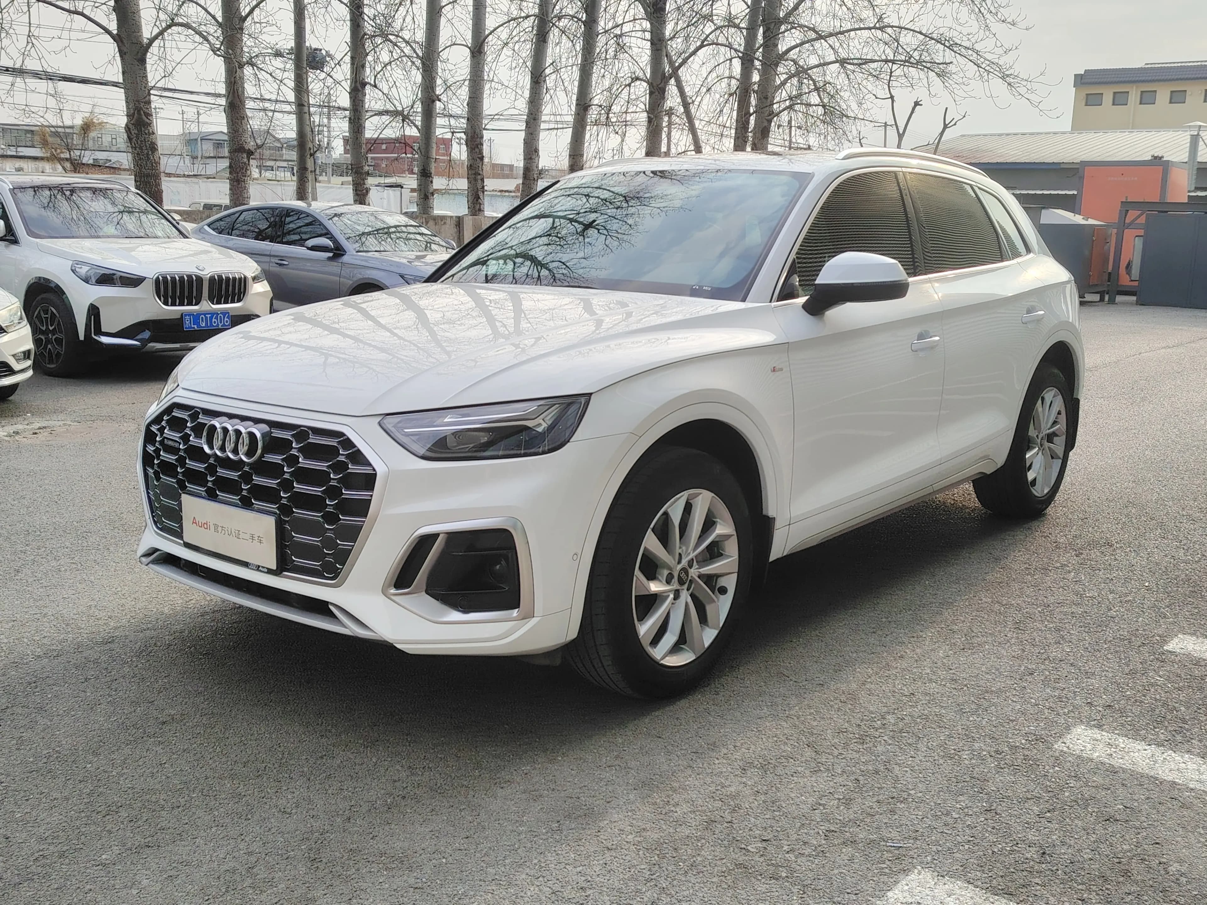 Audi Q5L 2023 г. 53114 км.