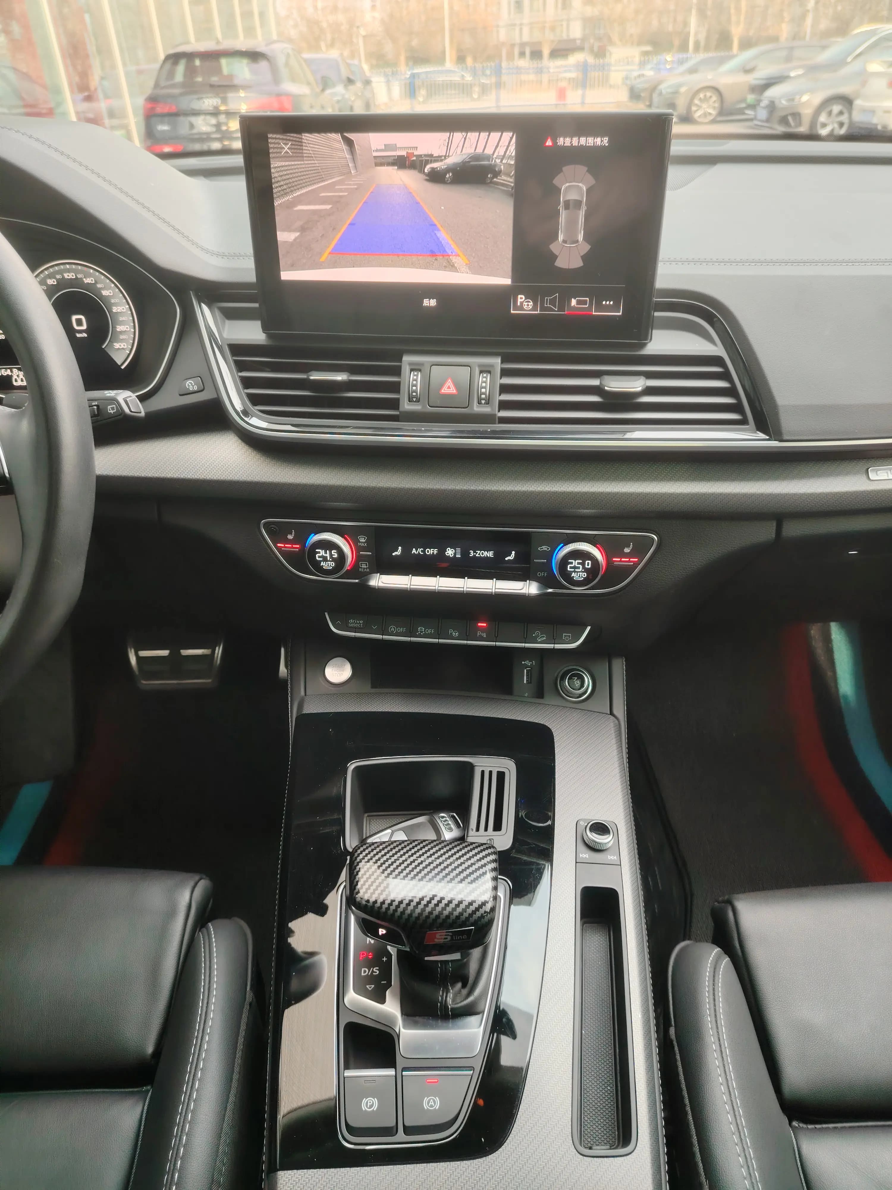 Audi Q5L 2023 г. 53114 км. — фото 14