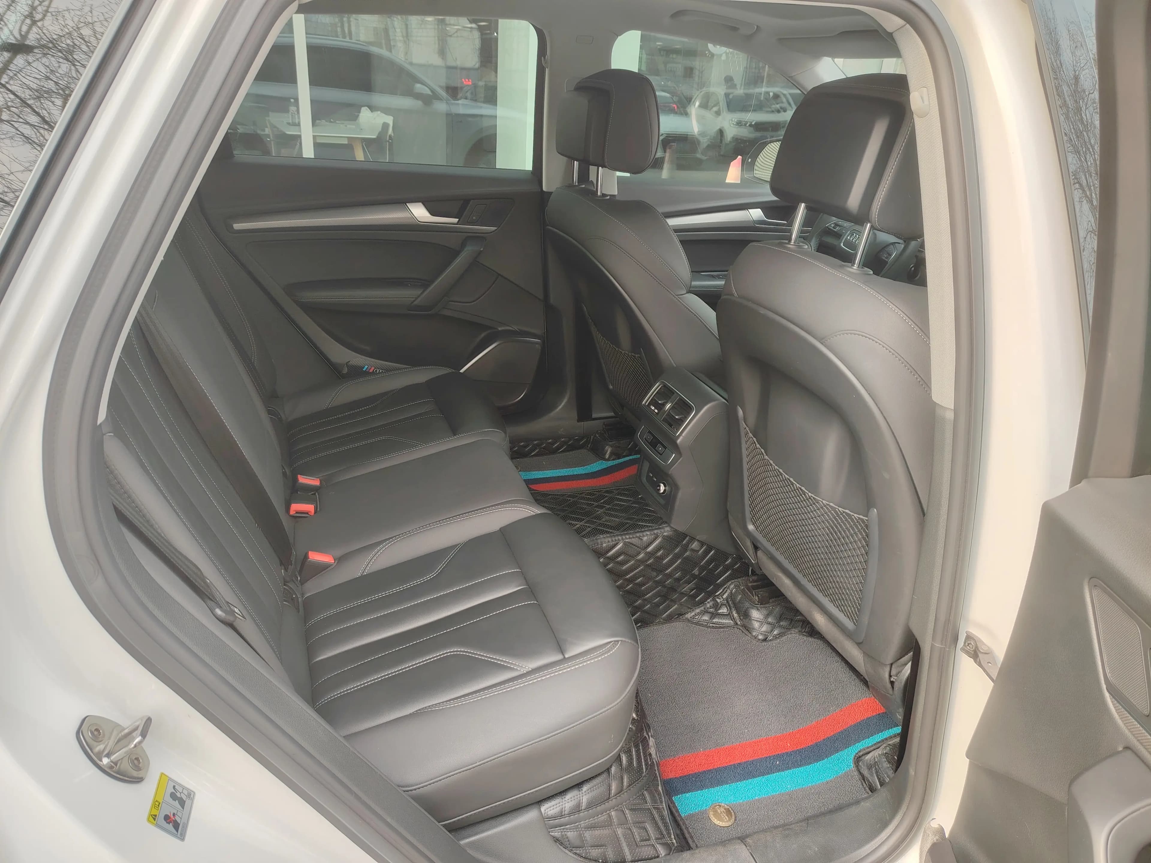 Audi Q5L 2023 г. 53114 км. — фото 10