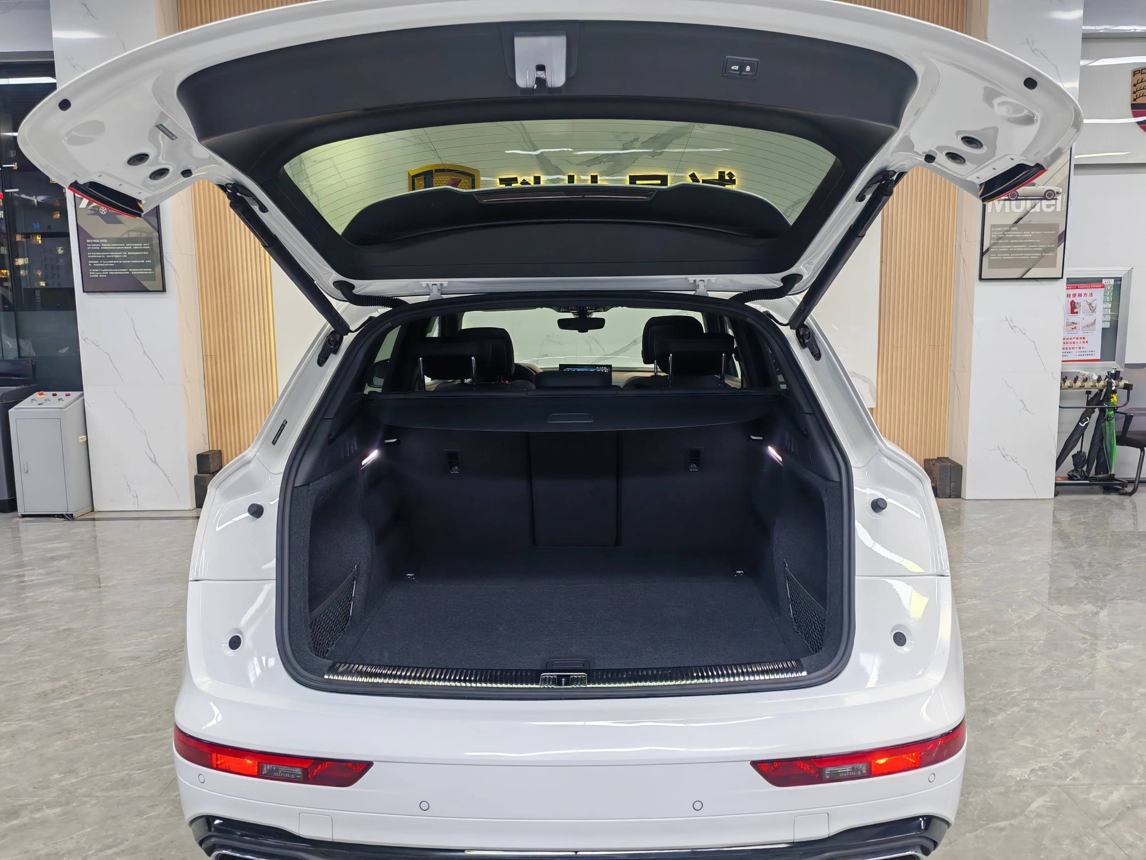 Audi Q5L 2023 г. 31104 км. — фото 30