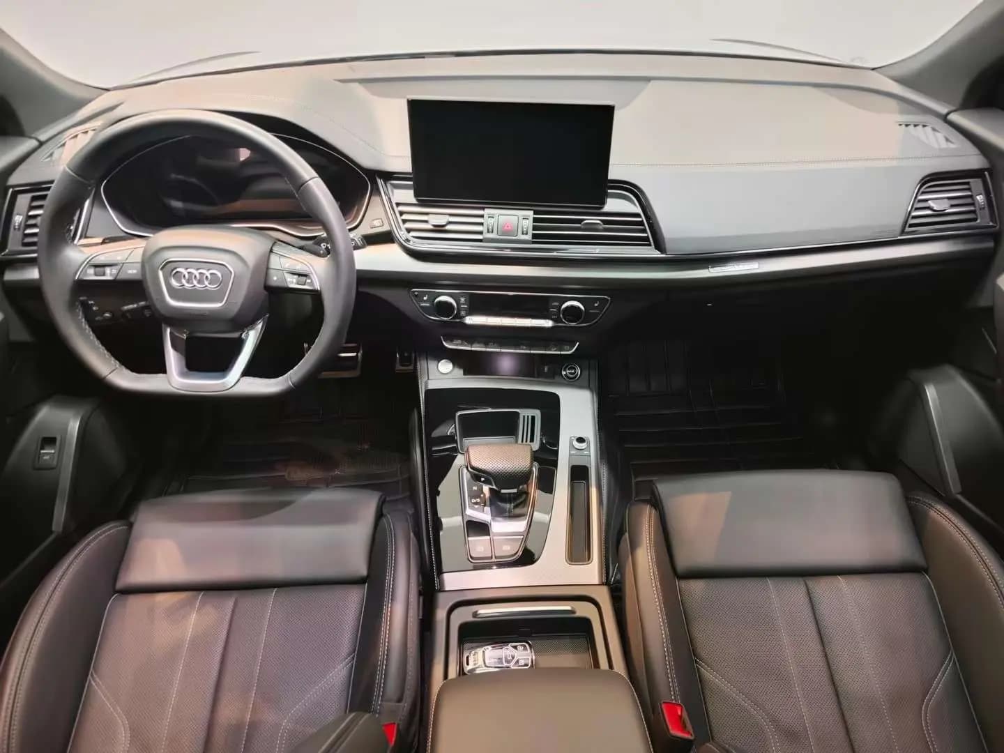 Audi Q5L 2024 г. 17282 км. — фото 9