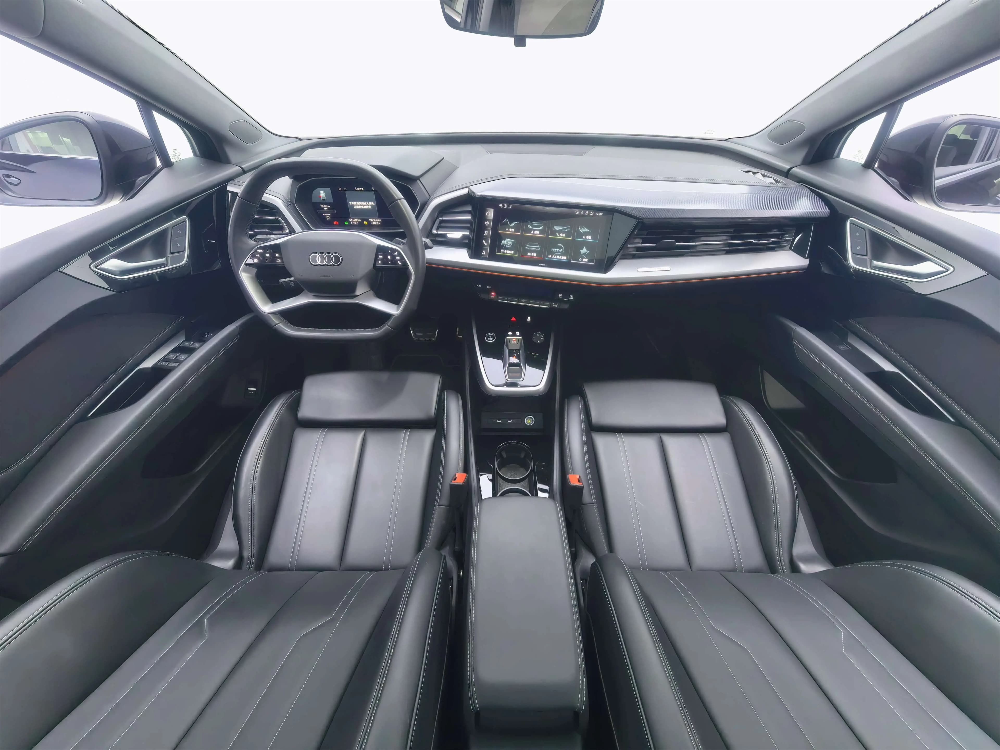 Audi Q4 e-tron 2024 г. 41073 км. — фото 19