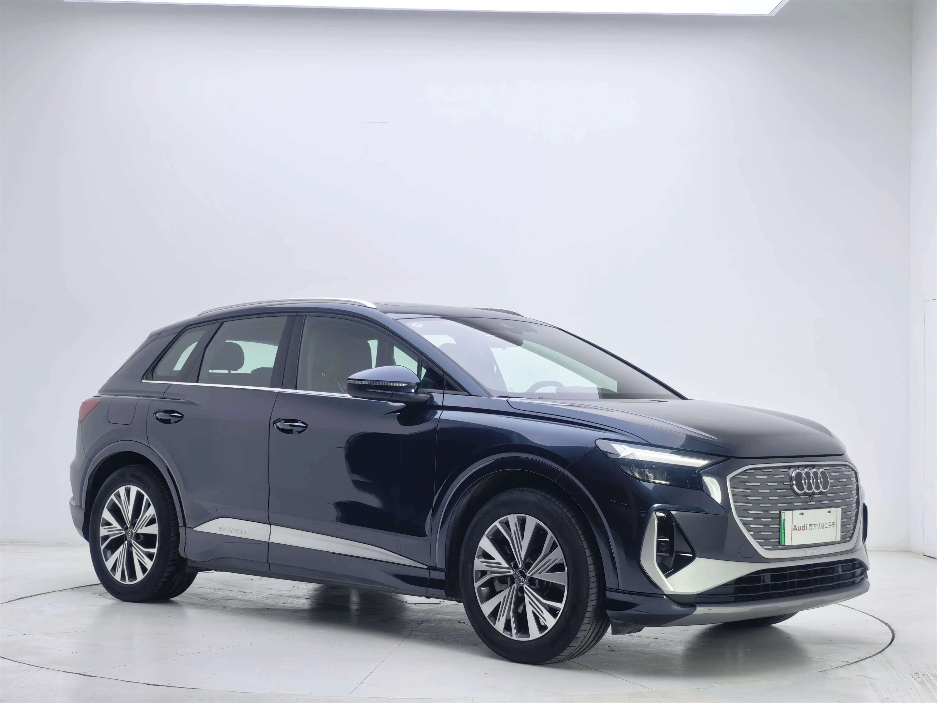 Audi Q4 e-tron 2024 г. 41073 км. — фото 3