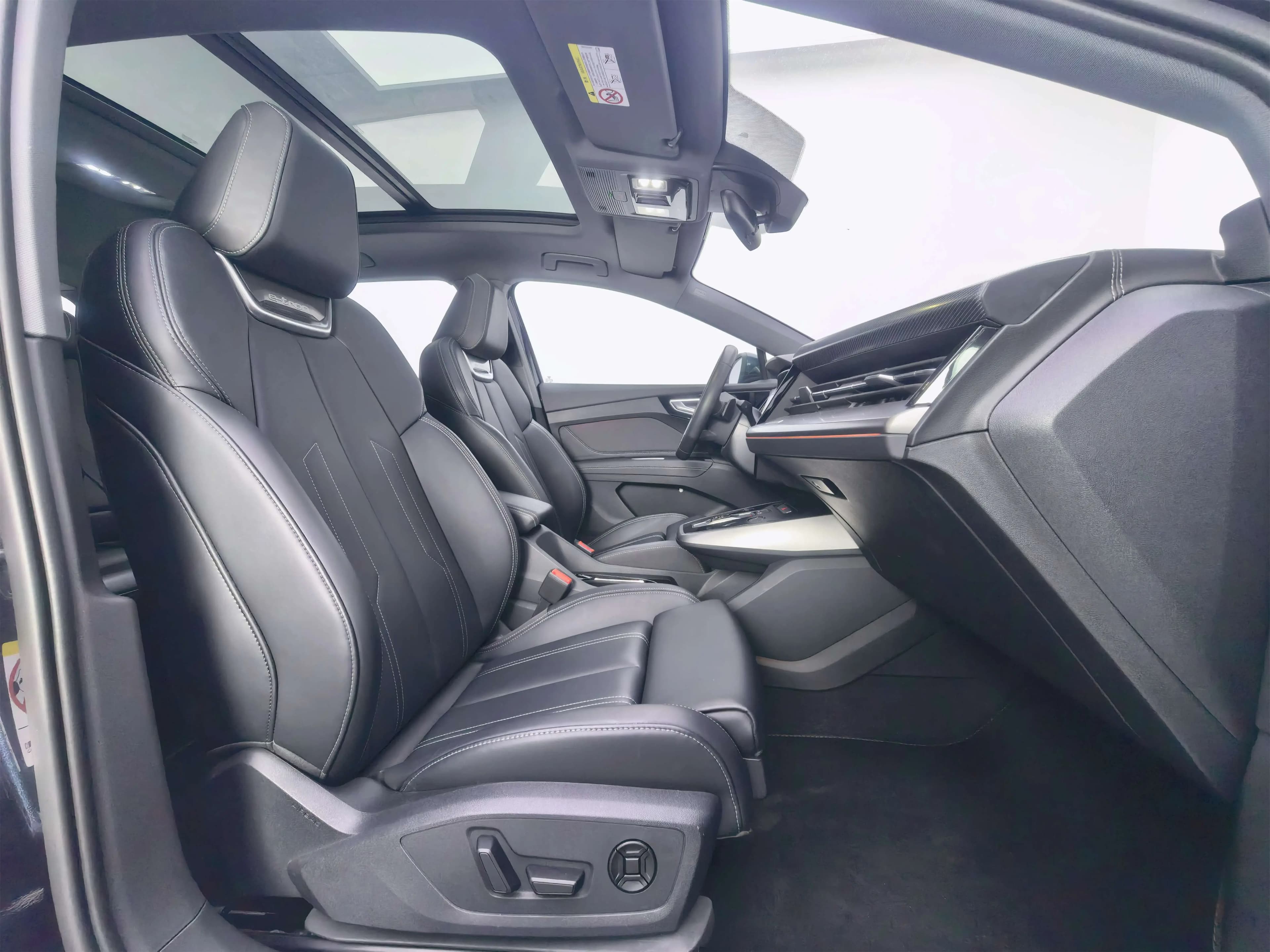 Audi Q4 e-tron 2024 г. 41073 км. — фото 24
