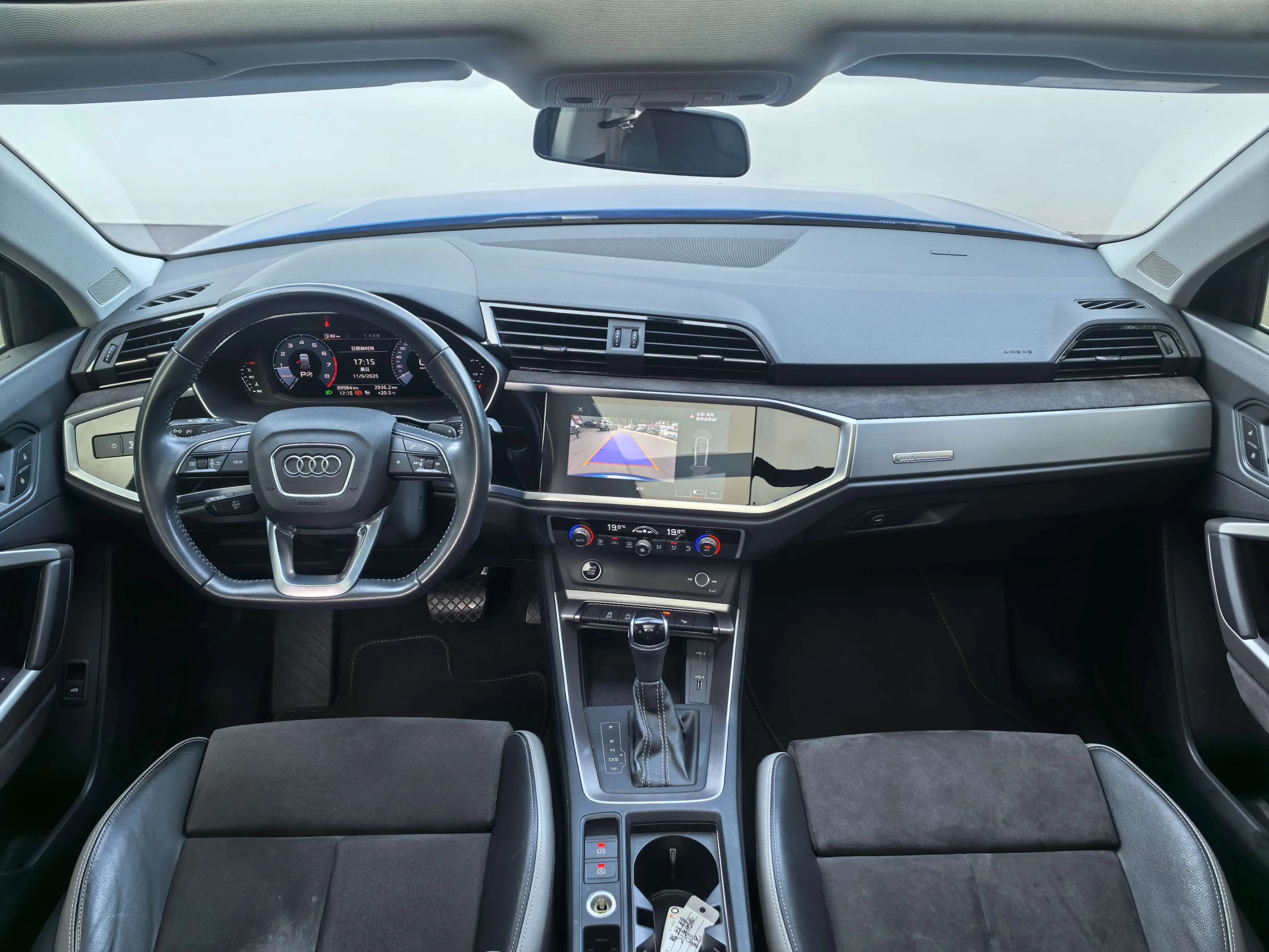 Audi Q3 2021 г. 89900 км. — фото 11