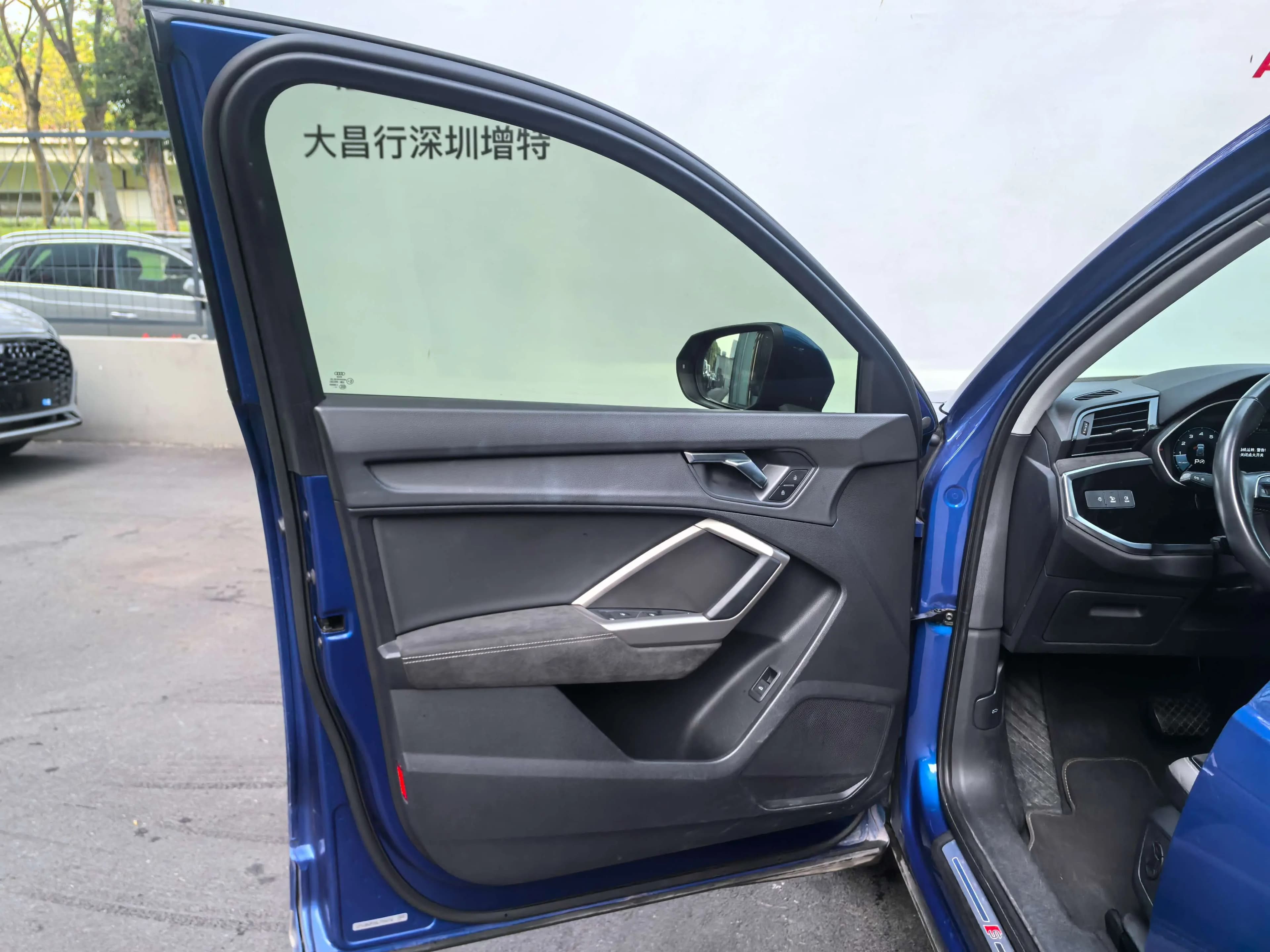 Audi Q3 2021 г. 89900 км. — фото 18
