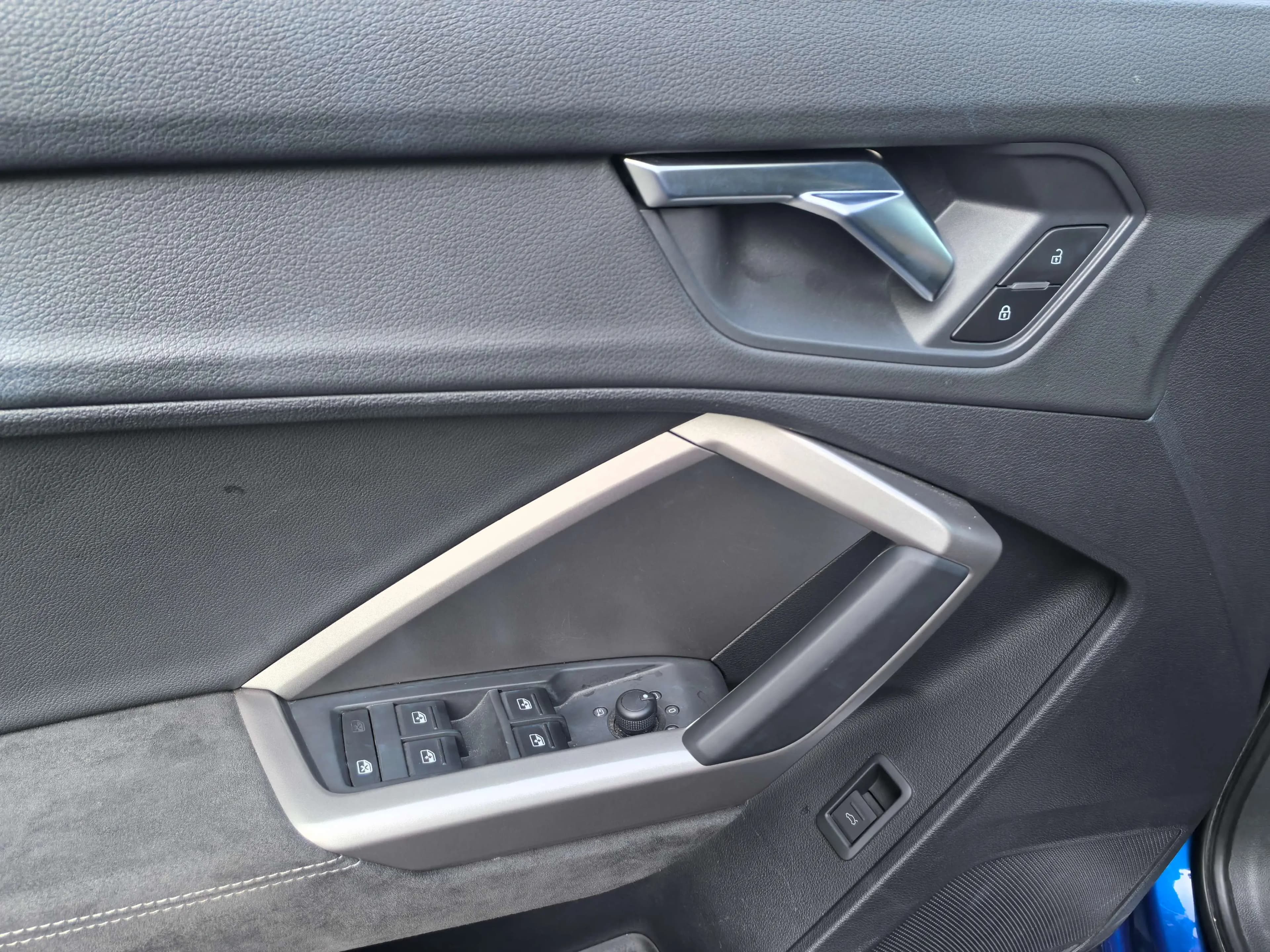 Audi Q3 2021 г. 89900 км. — фото 19