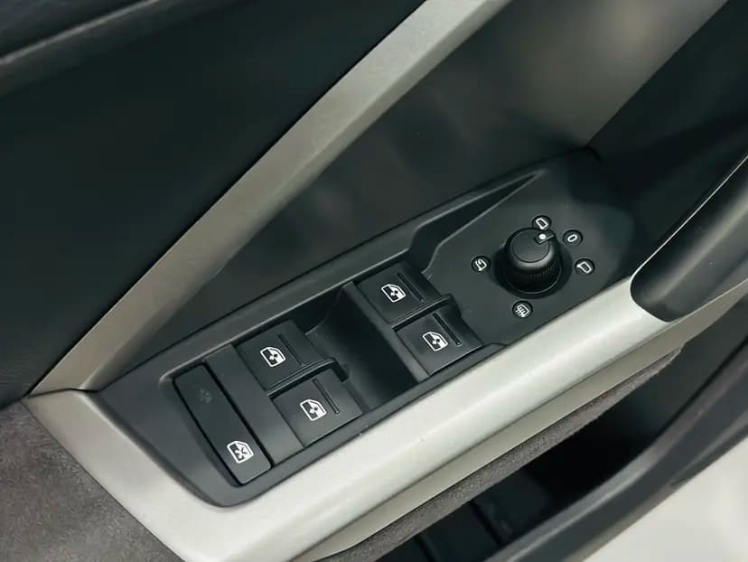 Audi Q3 2022 г. 46300 км. — фото 11