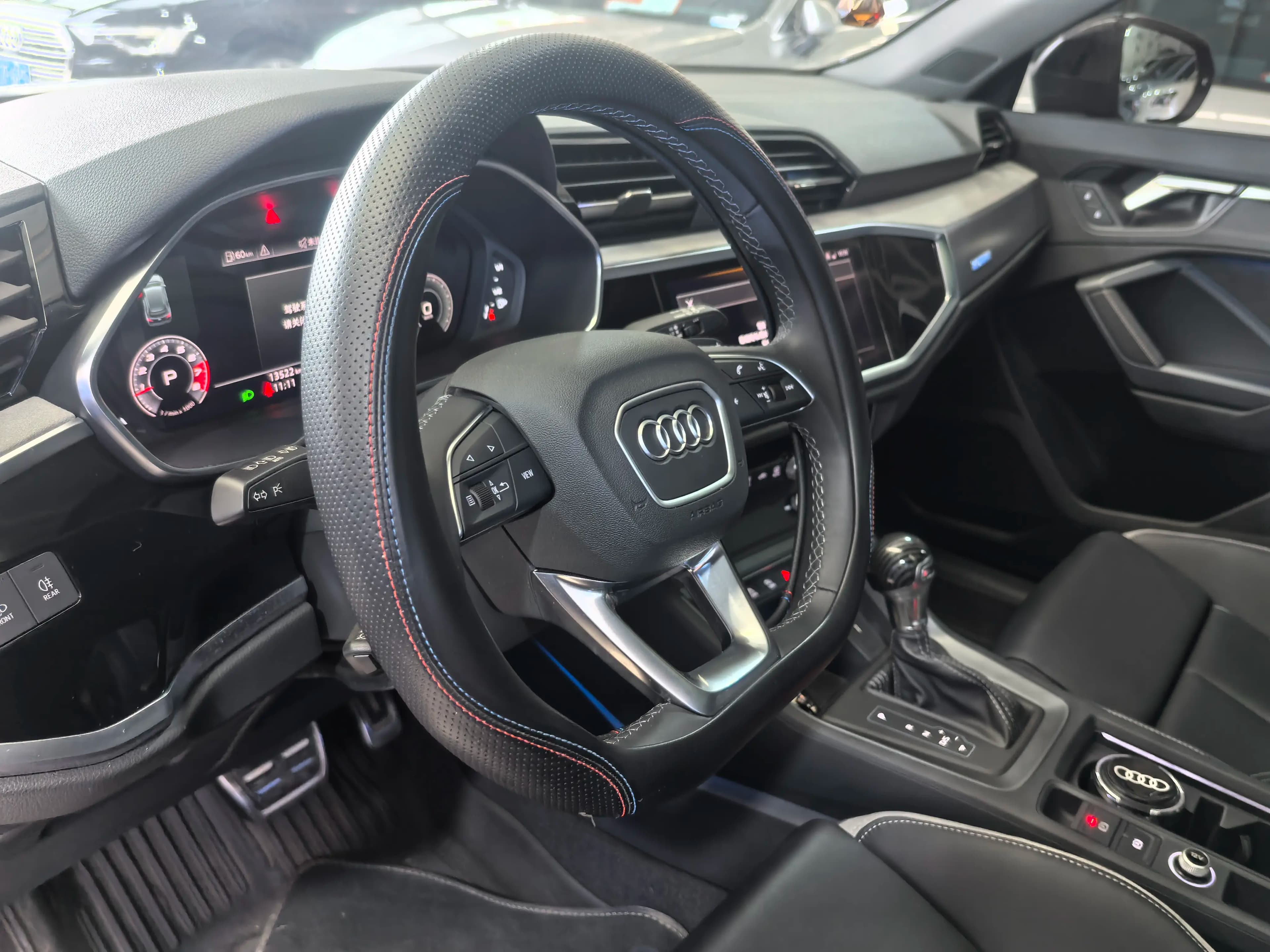 Audi Q3 2024 г. 13000 км. — фото 9