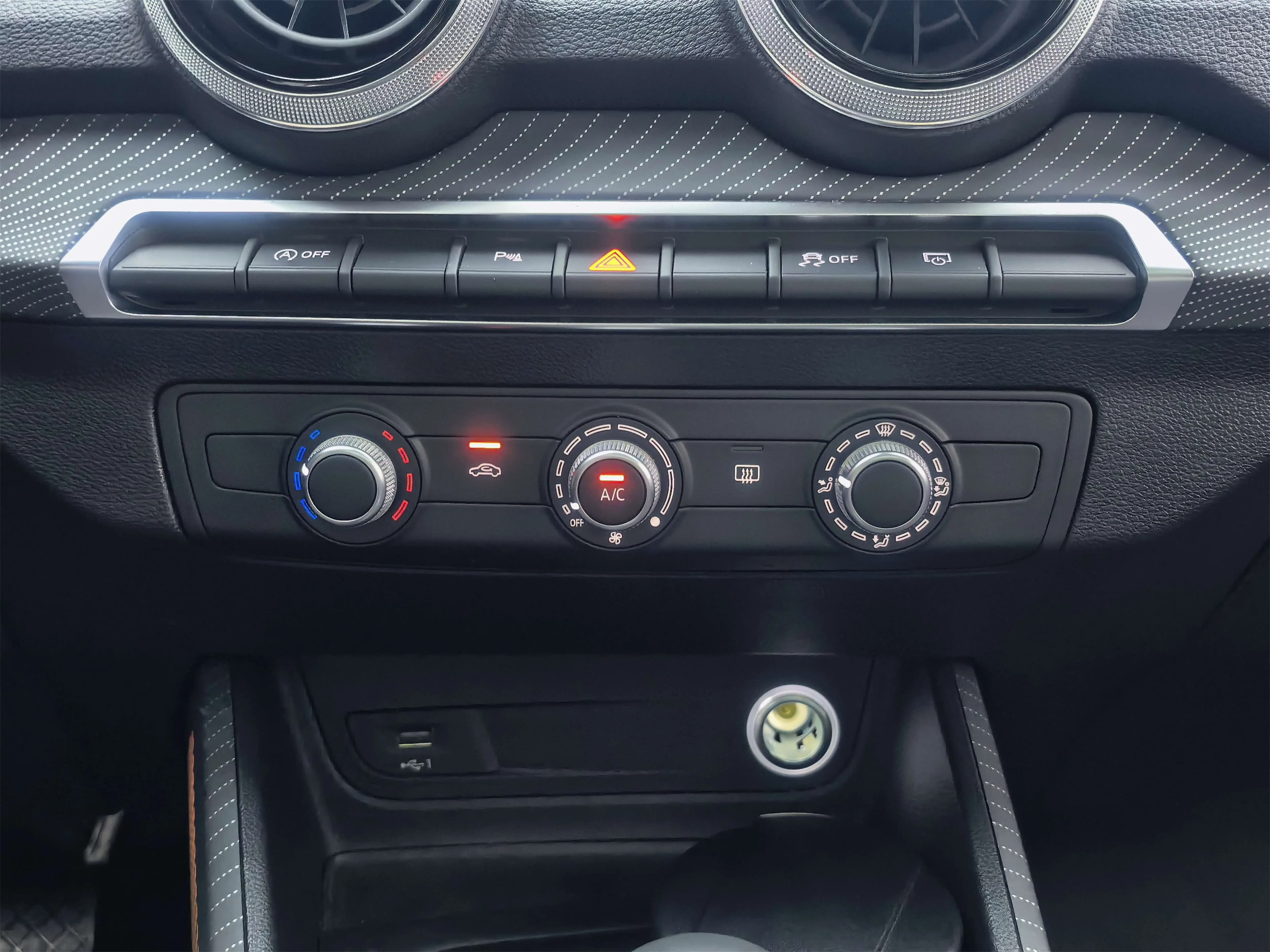Audi Q2L 2023 г. 13030 км. — фото 14