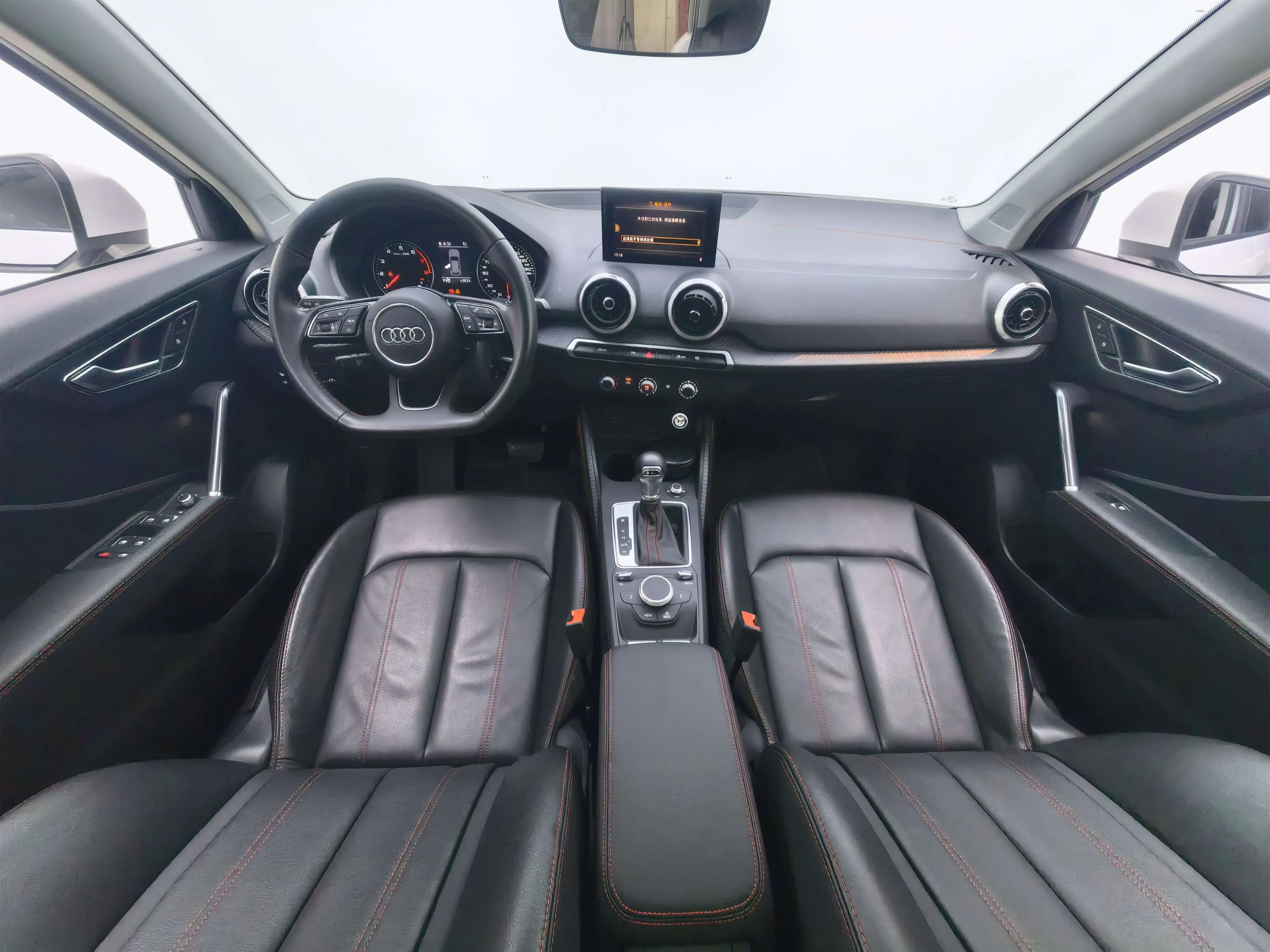Audi Q2L 2023 г. 13030 км. — фото 17