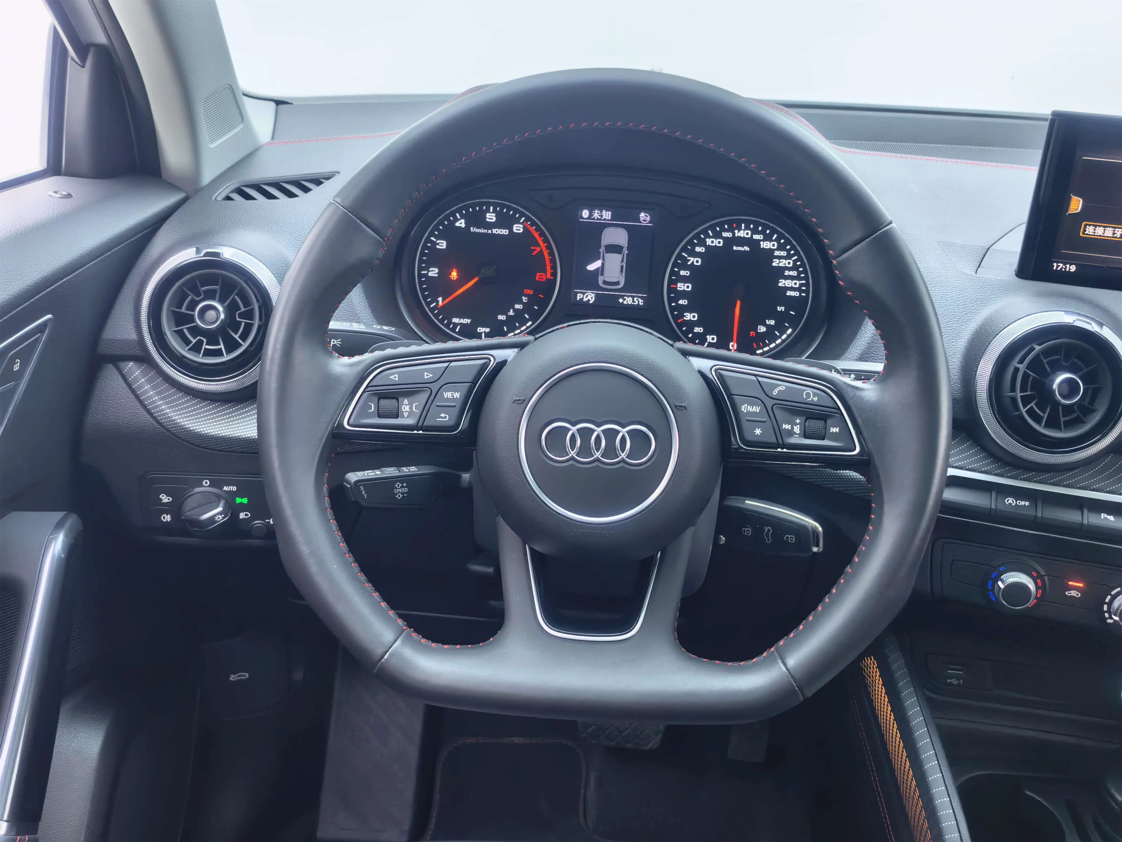 Audi Q2L 2023 г. 13030 км. — фото 20
