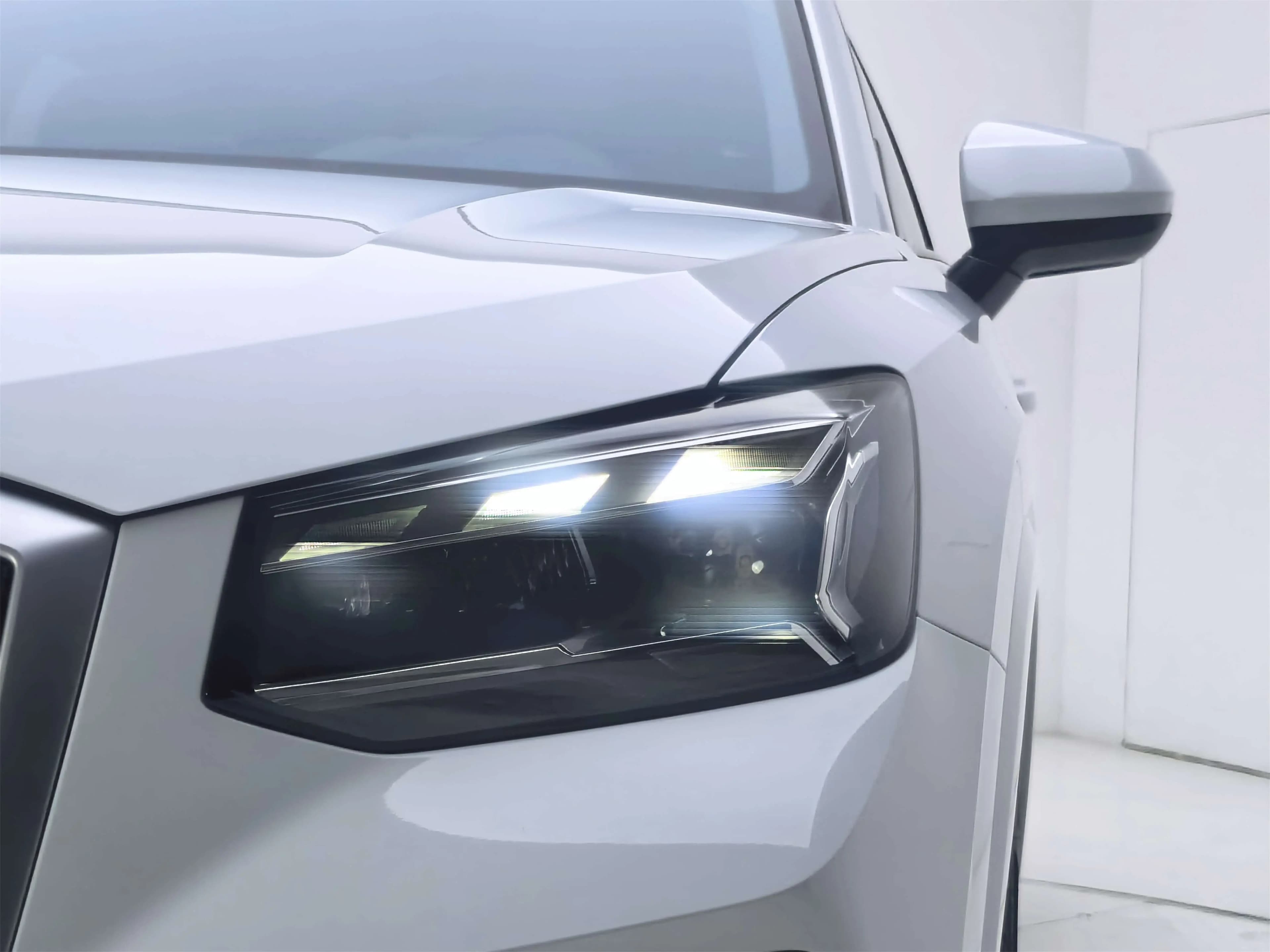 Audi Q2L 2023 г. 13030 км. — фото 10