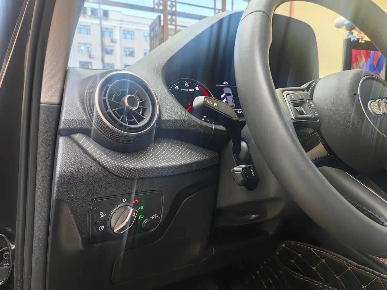 Audi Q2L 2021 г. 21007 км. — фото 11