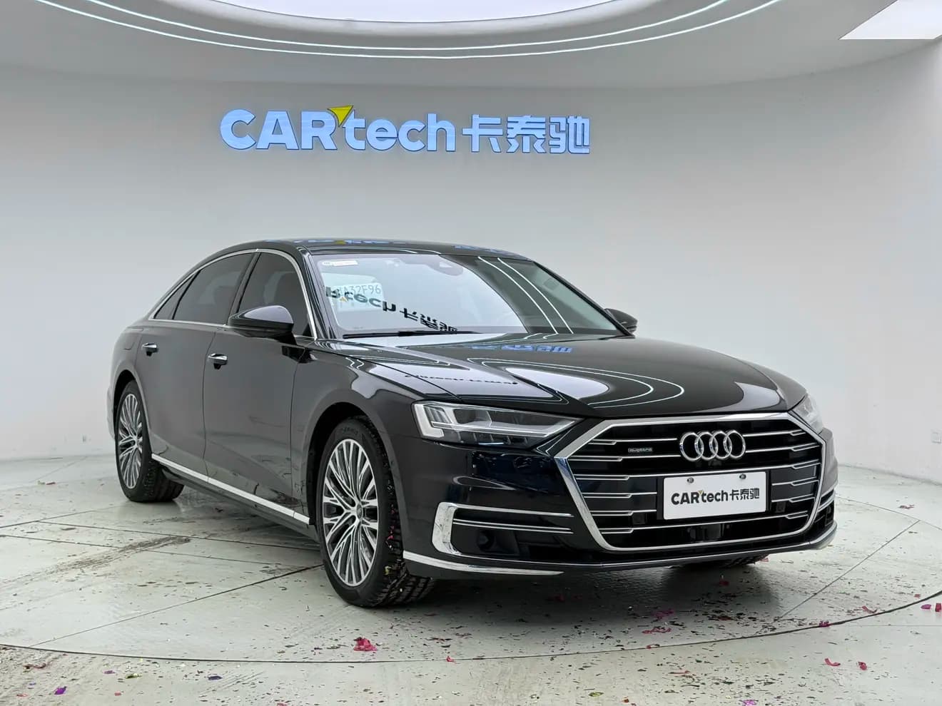 Audi A8 2022 г. 42052 км. — фото 3