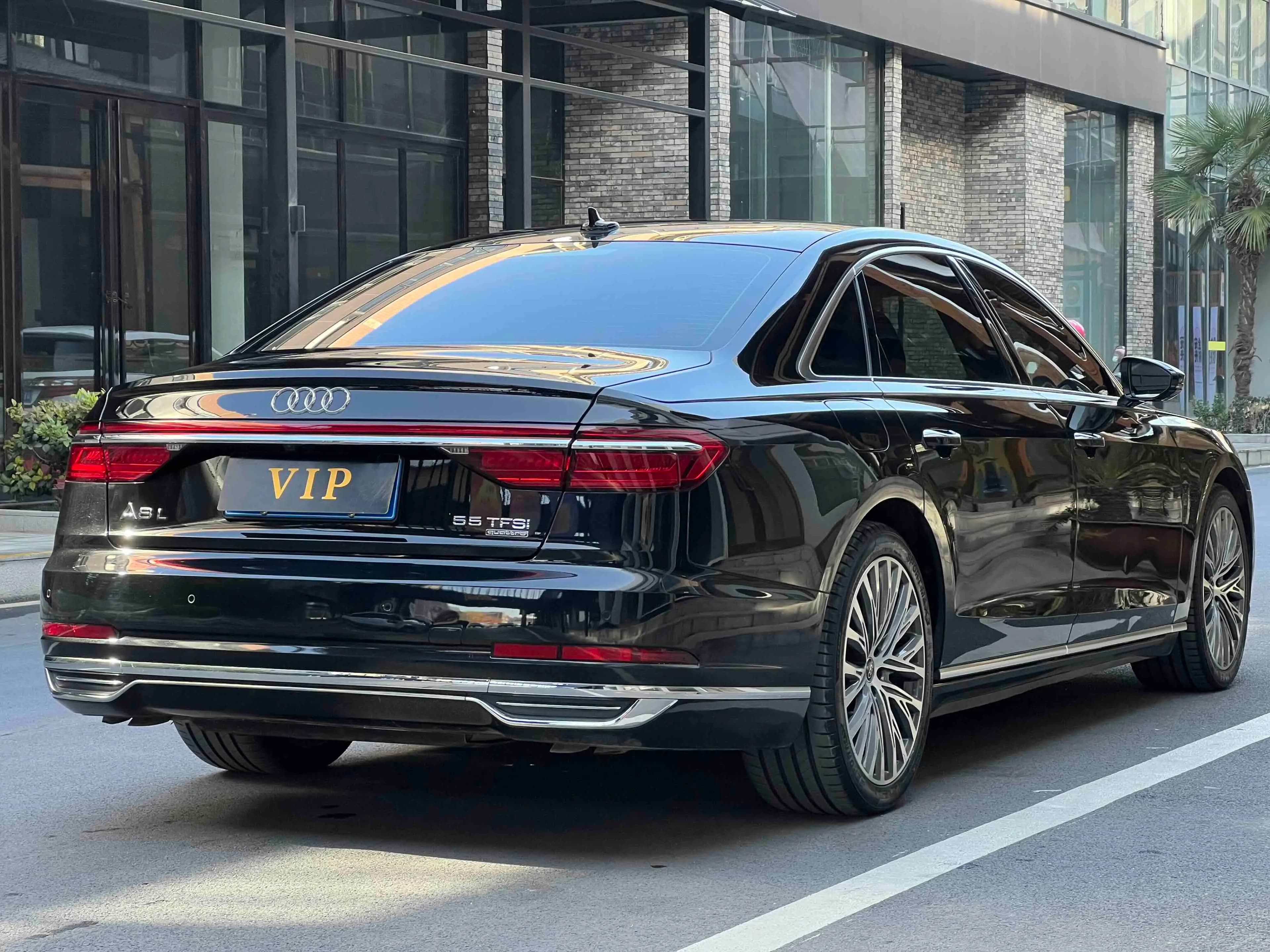 Audi A8 2021 г. 120054 км. — фото 6