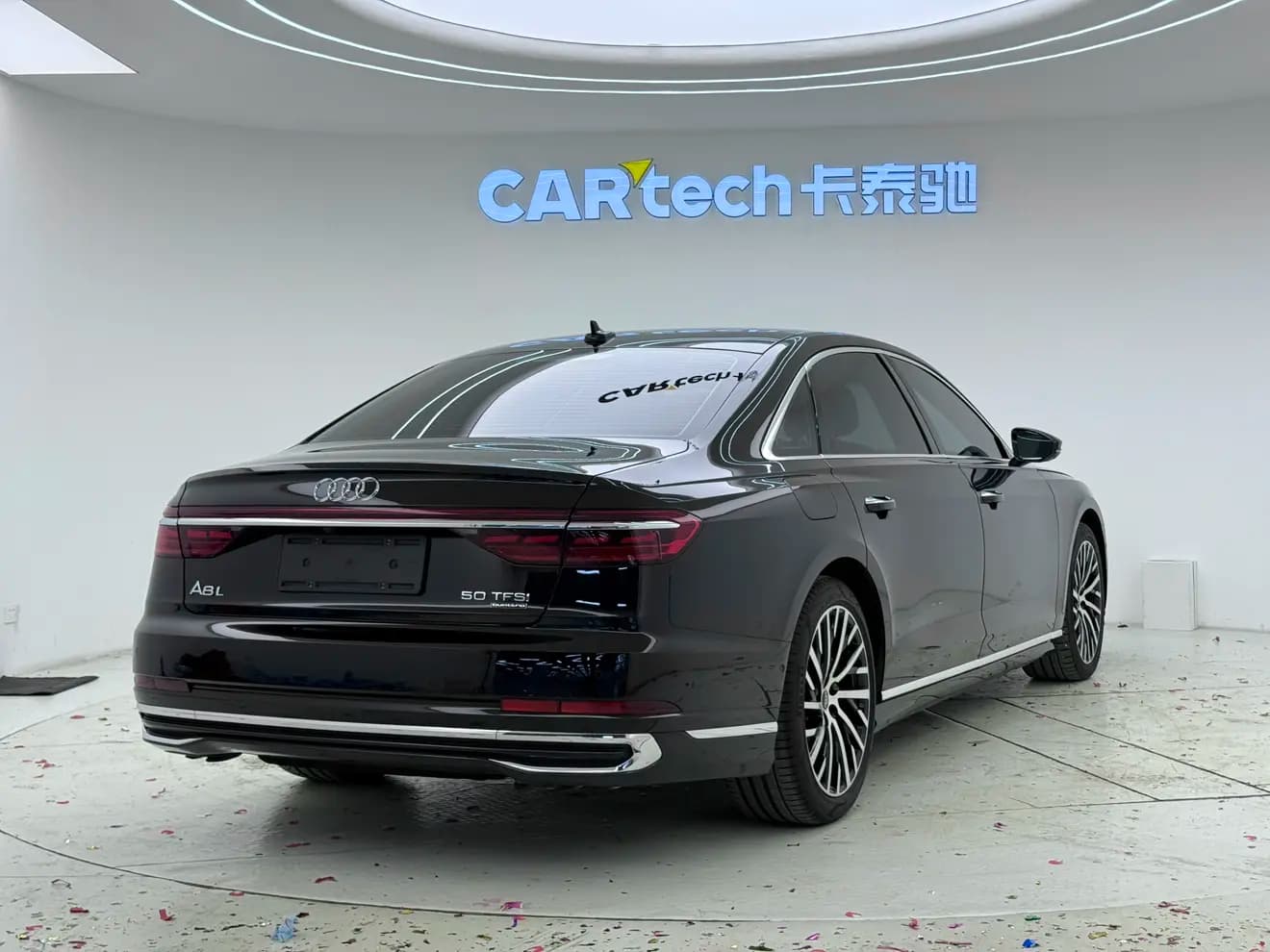 Audi A8 2024 г. 42024 км. — фото 4