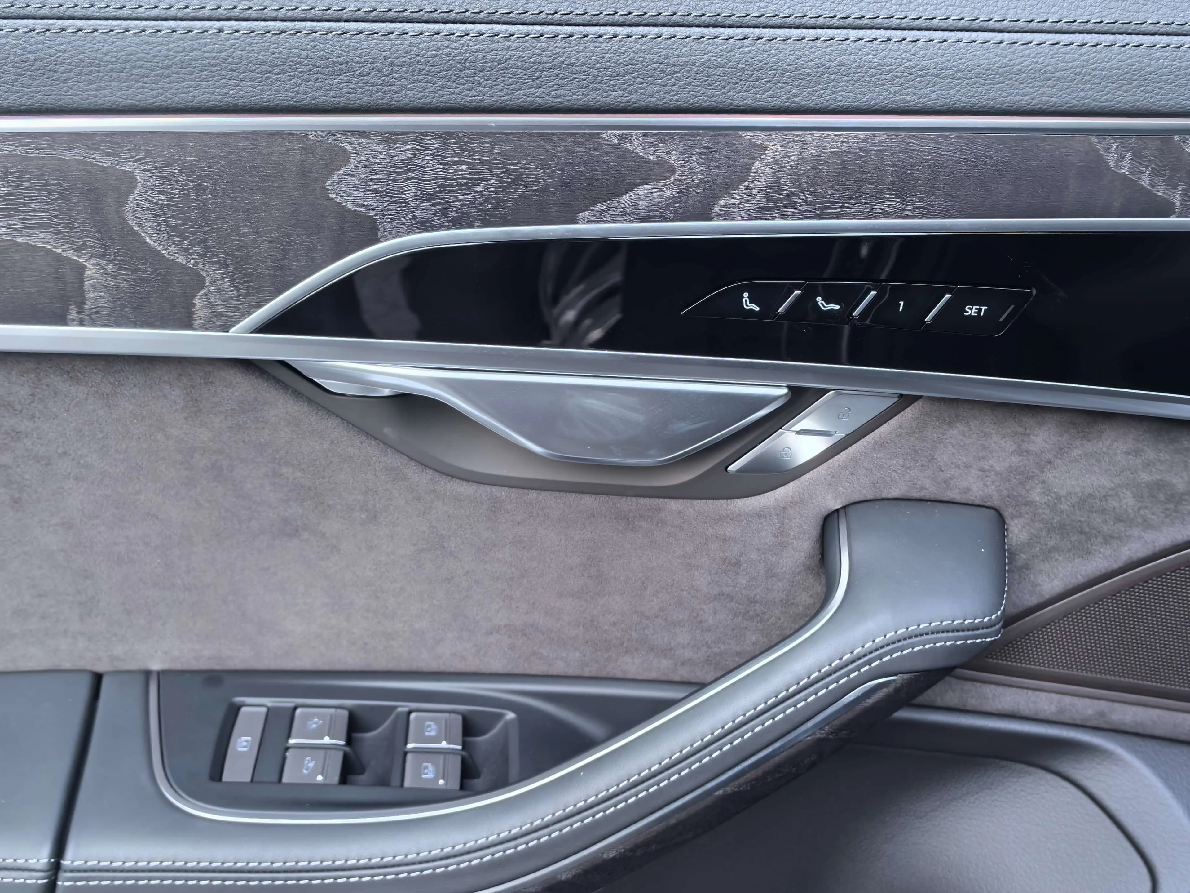 Audi A8 2024 г. 2220 км. — фото 11