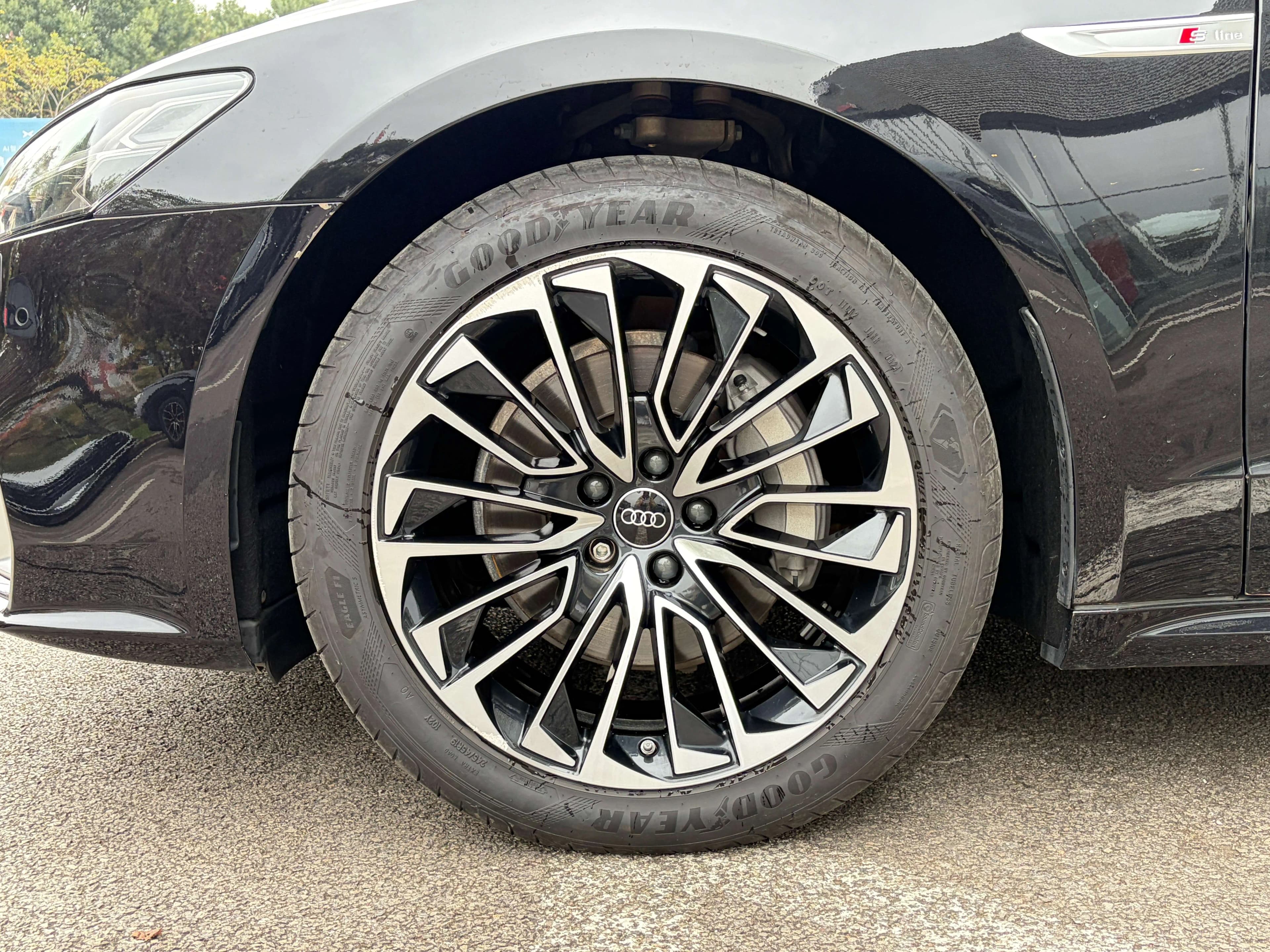 Audi A7L 2024 г. 15079 км. — фото 15