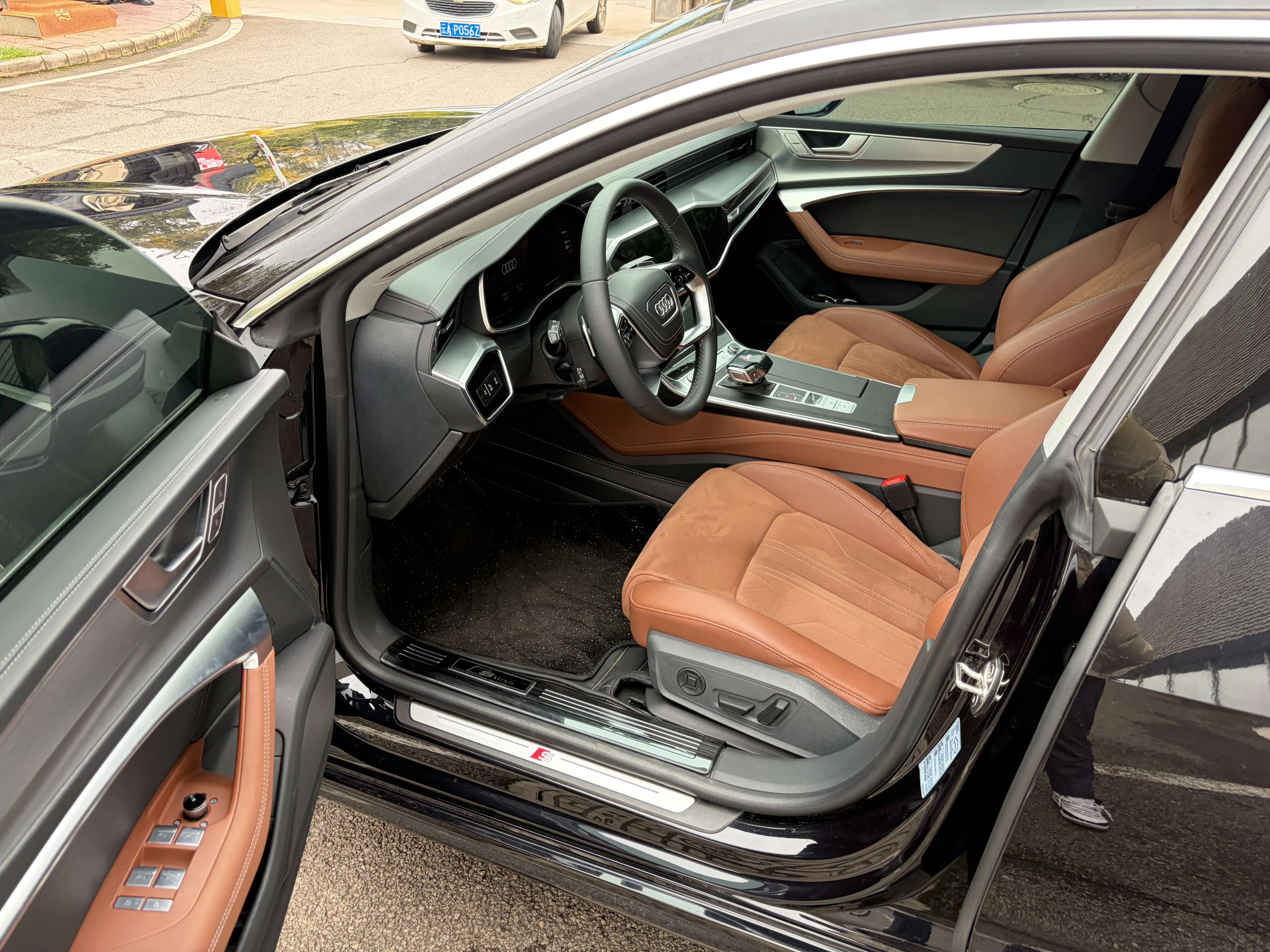 Audi A7L 2024 г. 15079 км. — фото 25