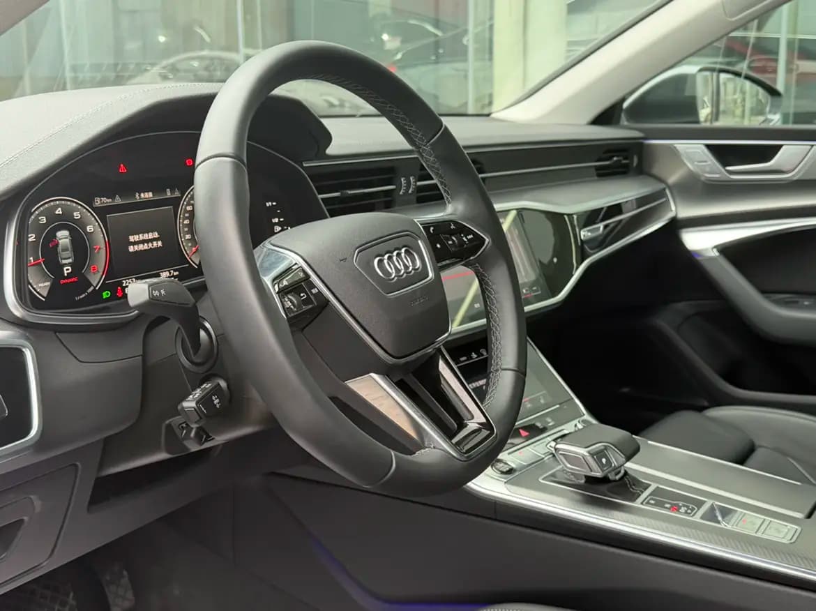 Audi A7 2024 г. 2084 км. — фото 8