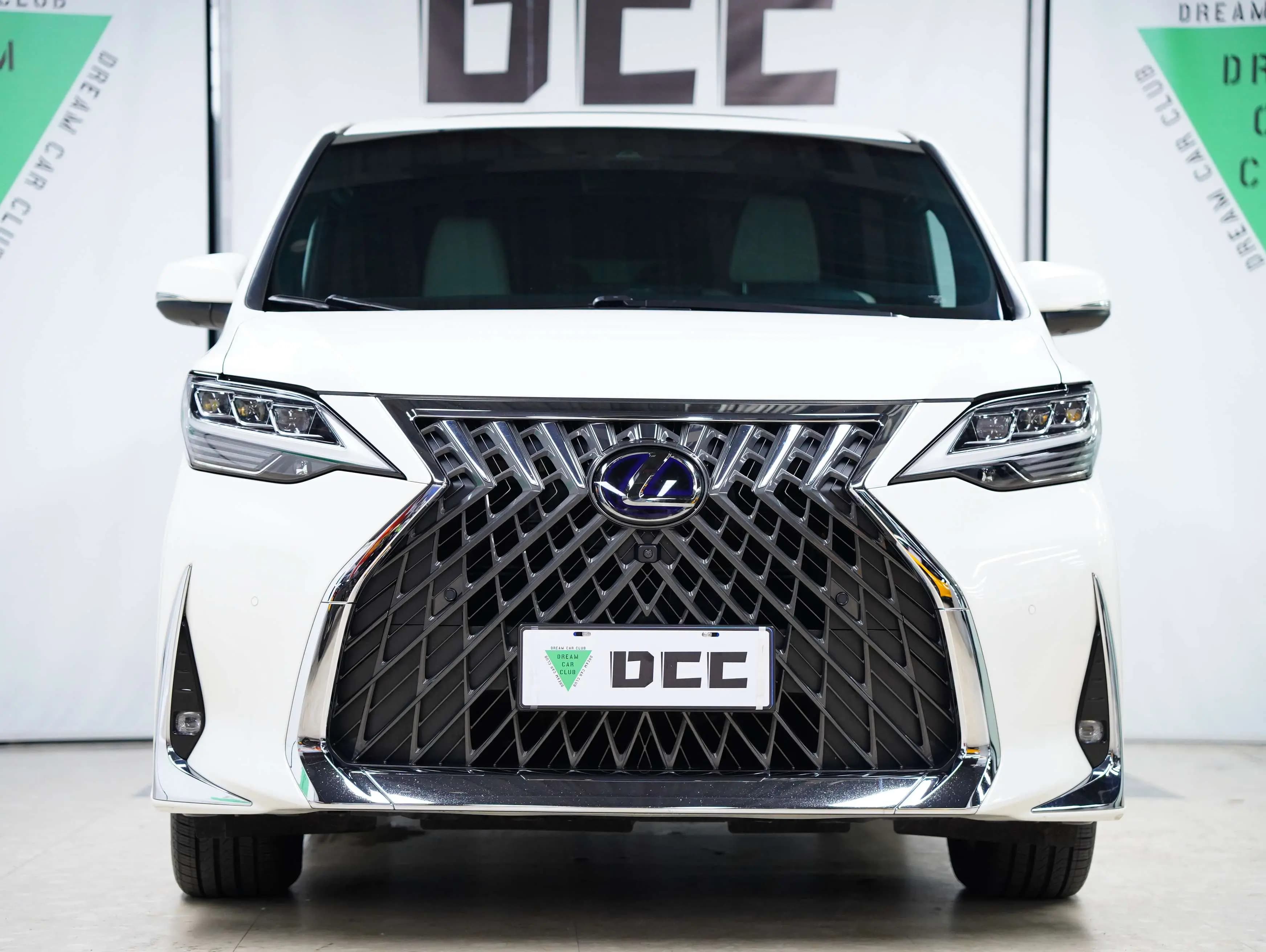 Lexus LM 2022 г. 136088 км. — фото 2